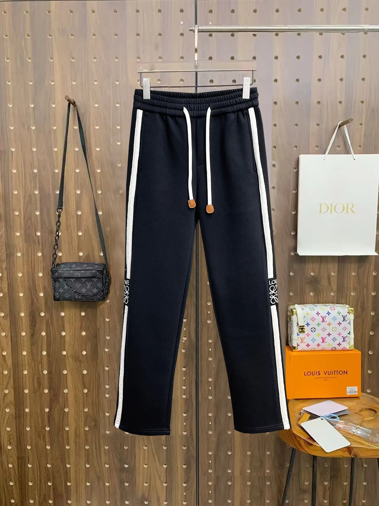 Logo-Print Taped Cotton-Blend Sweatpants D29014515