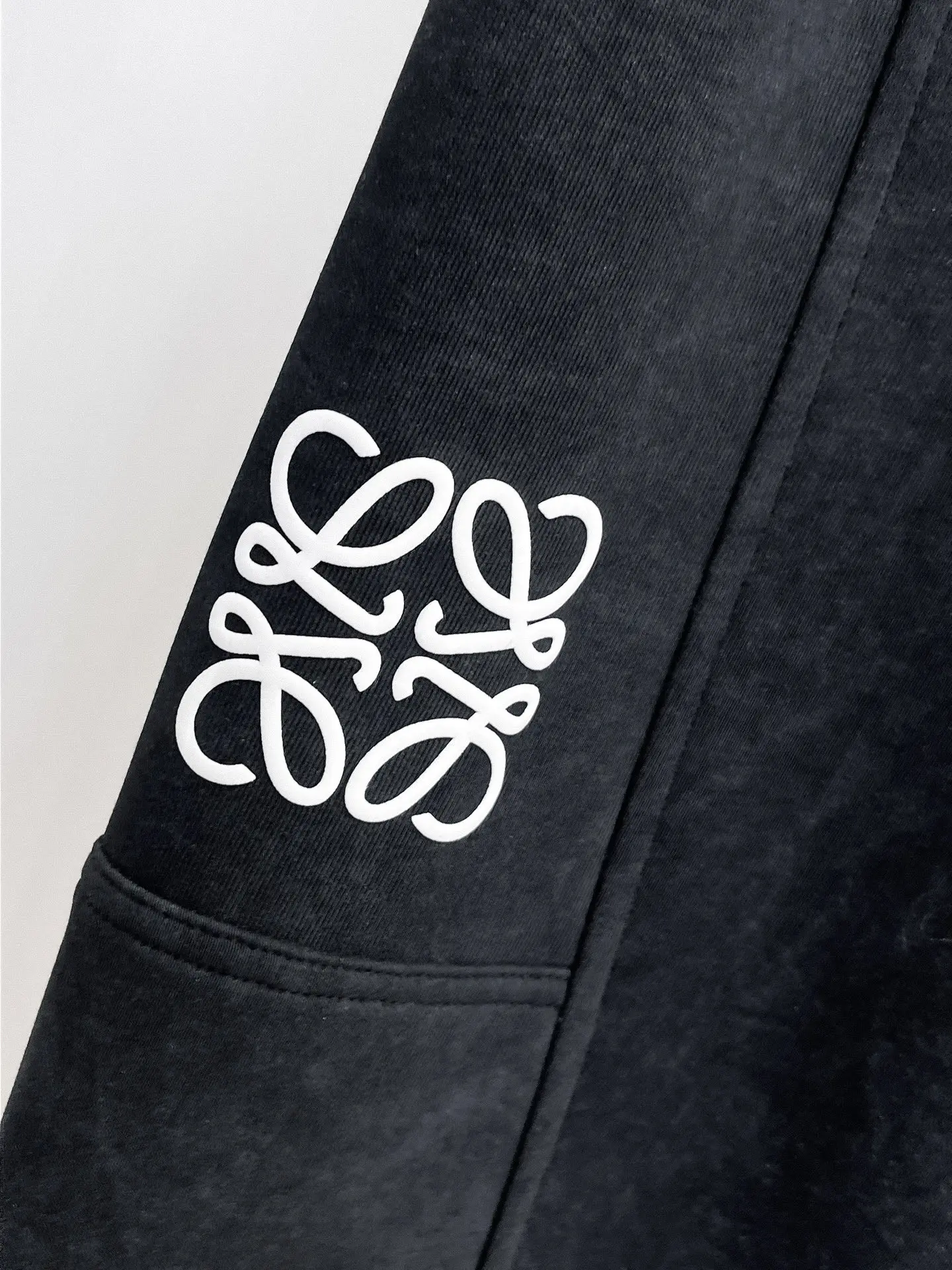 Logo-Print Contrast Waistband Sweatpants D29014603 — view 6