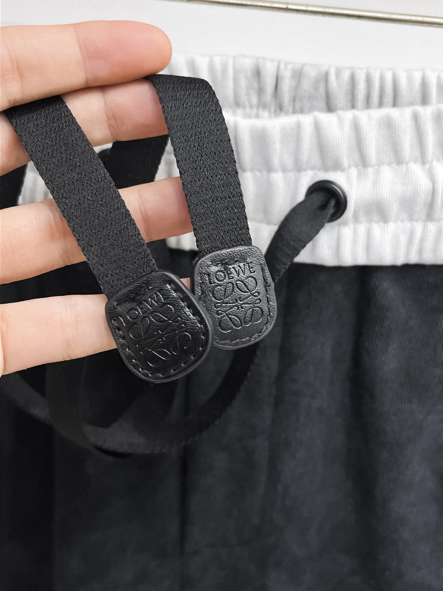 Logo-Print Contrast Waistband Sweatpants D29014603 — view 11