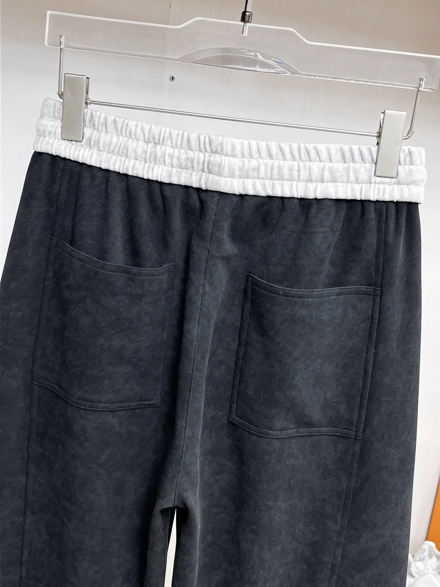 Logo-Print Contrast Waistband Sweatpants D29014603 — view 12