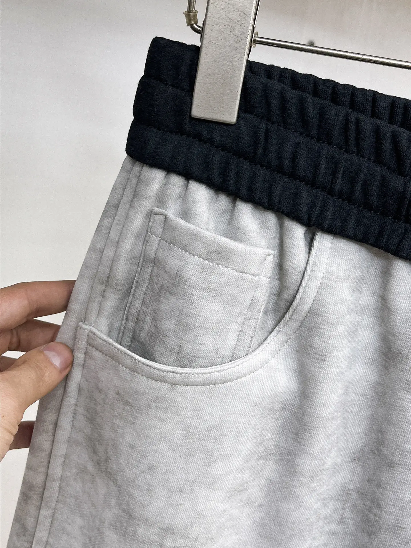 Logo-Print Acid-Wash Sweatpants D29014602 — view 7