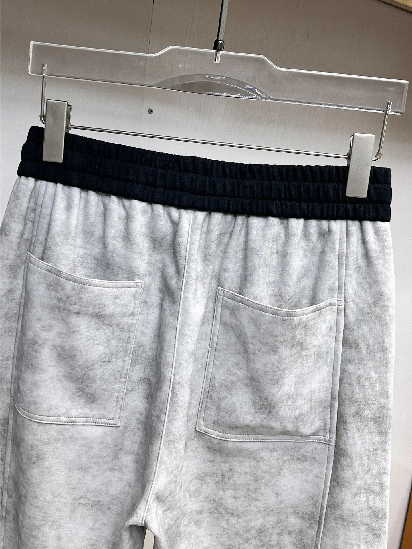 Logo-Print Acid-Wash Sweatpants D29014602 — view 10