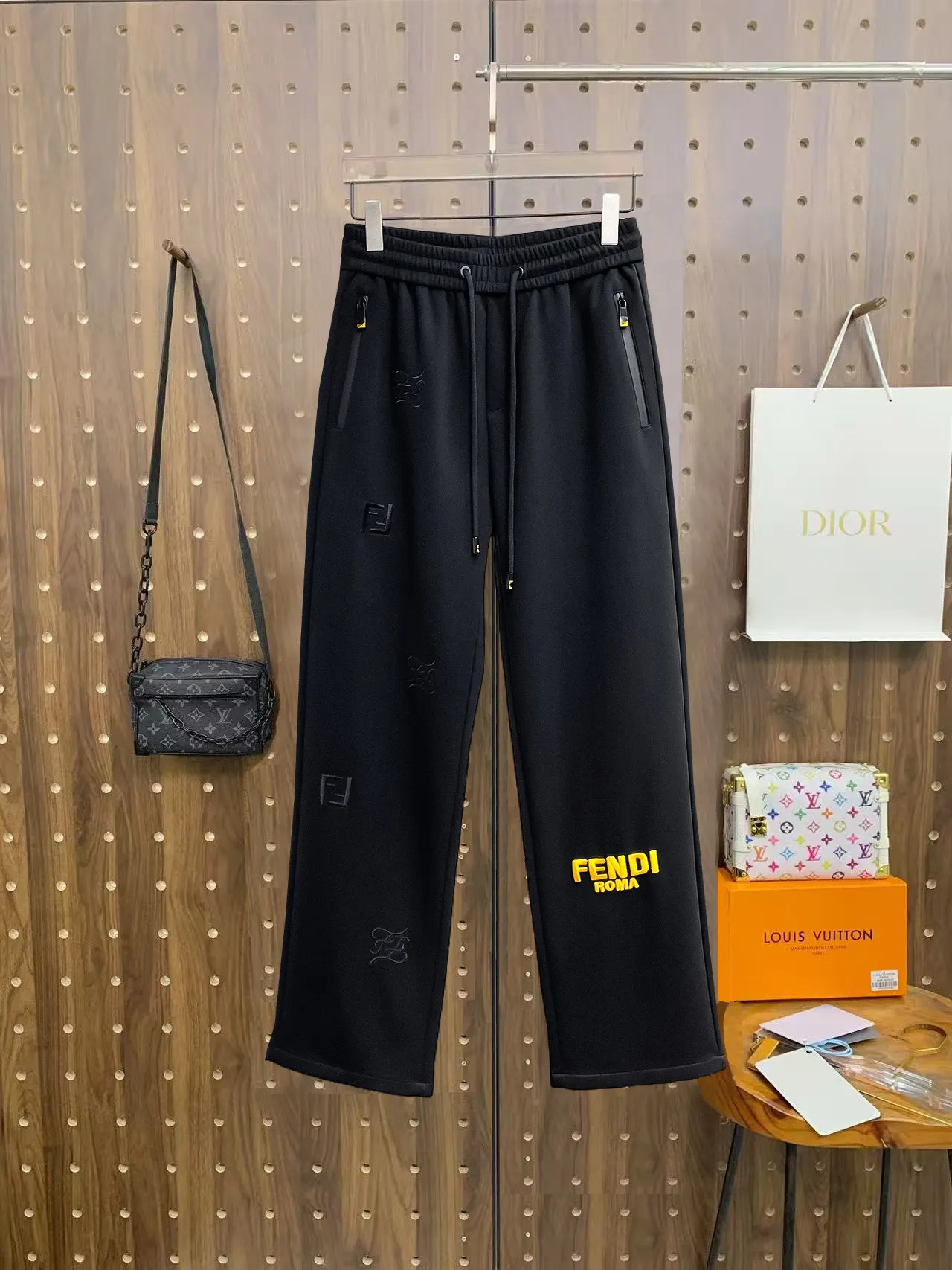Logo-Embroidered Straight-Leg Sweatpants D29014476