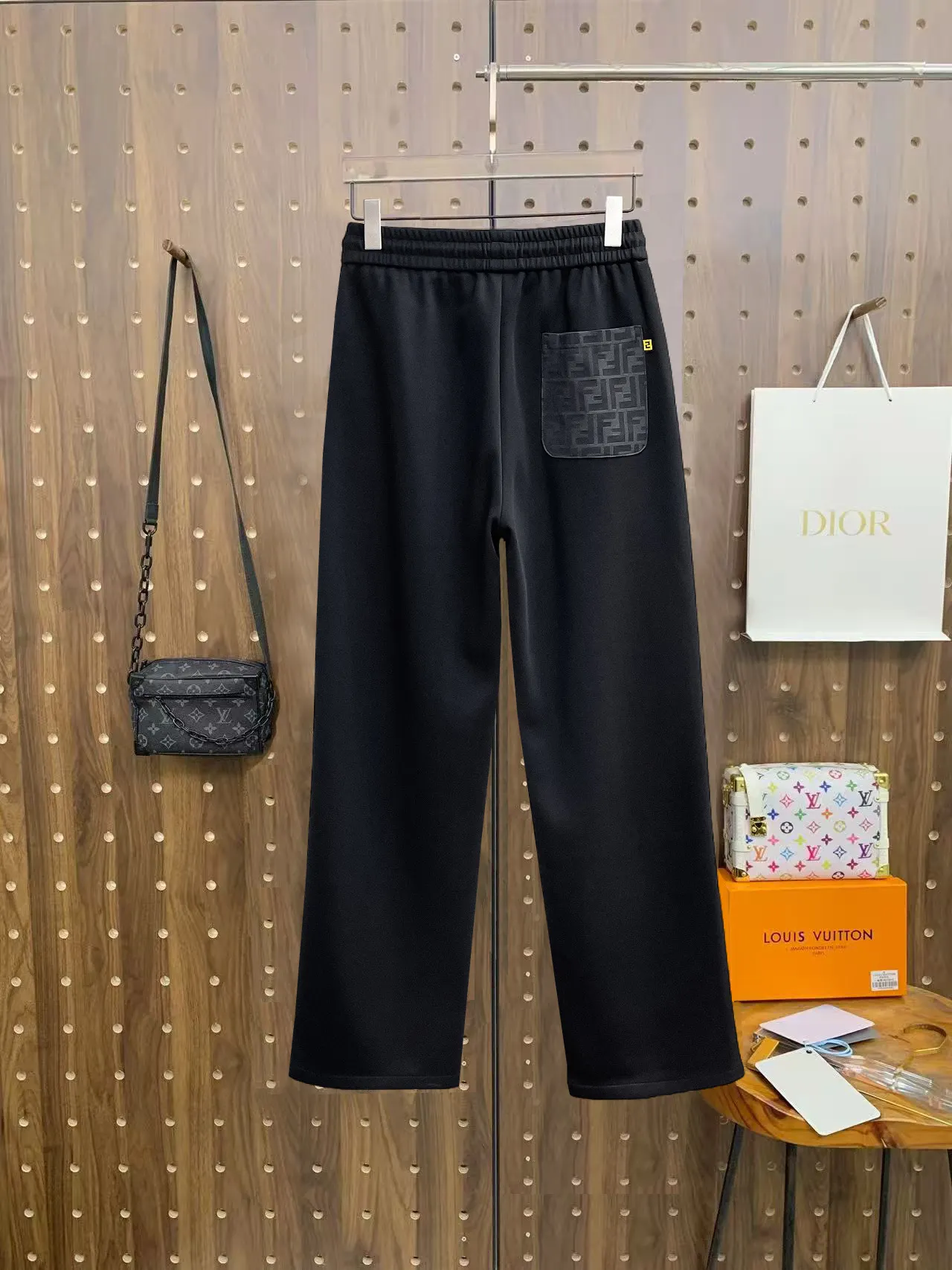 Logo-Embroidered Straight-Leg Sweatpants D29014476 — view 2