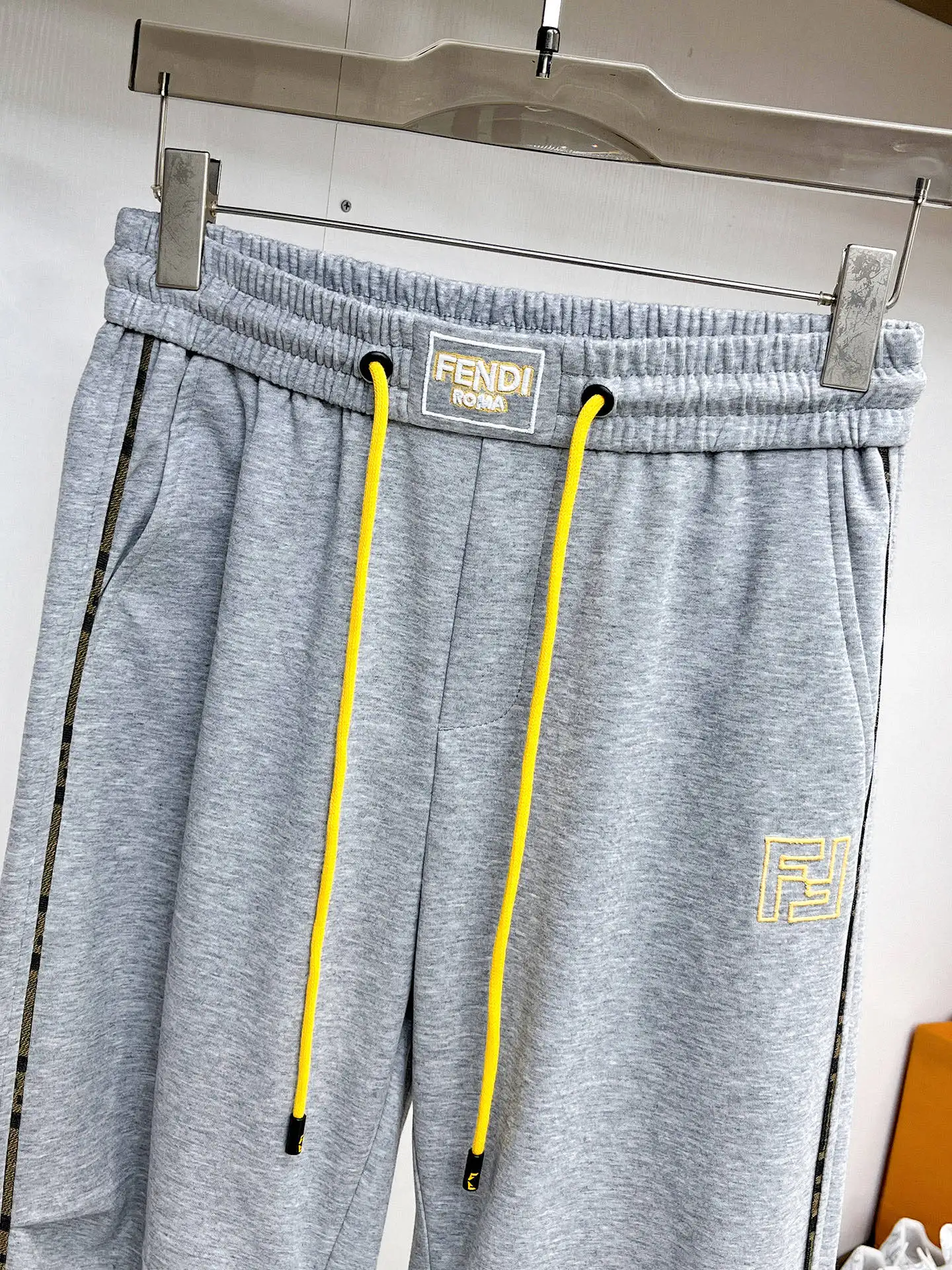 Logo-Embroidered Cotton-Blend Sweatpants D29014622 — view 3