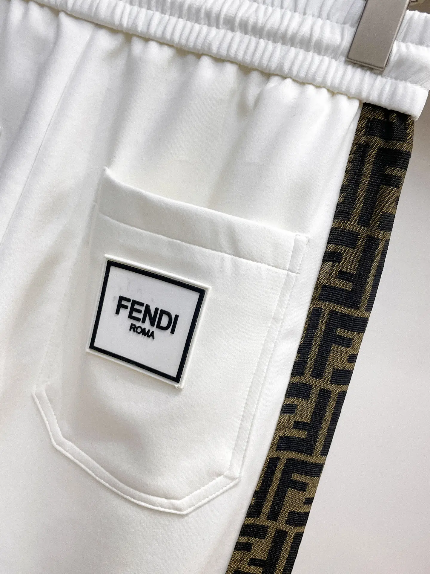 Logo-Print Side-Stripe Sweatpants D29014604 — view 9