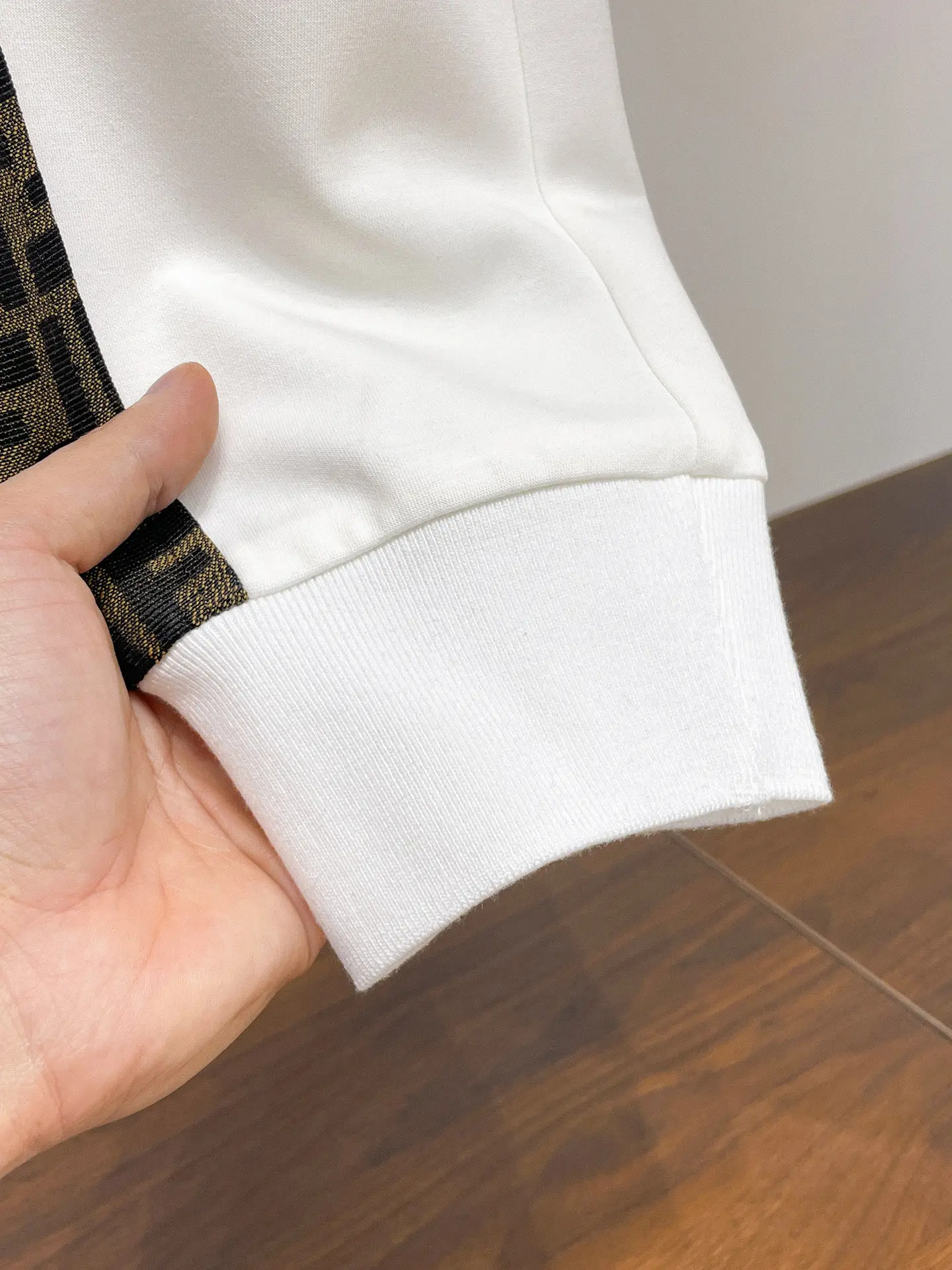 Logo-Print Side-Stripe Sweatpants D29014604 — view 11