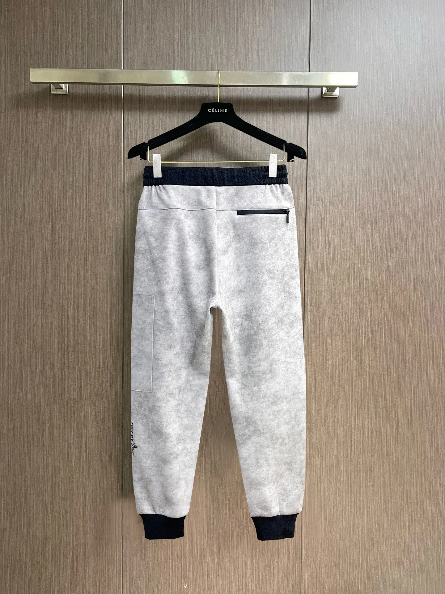 Logo-Patch Tapered Sweatpants D29014600 — view 2