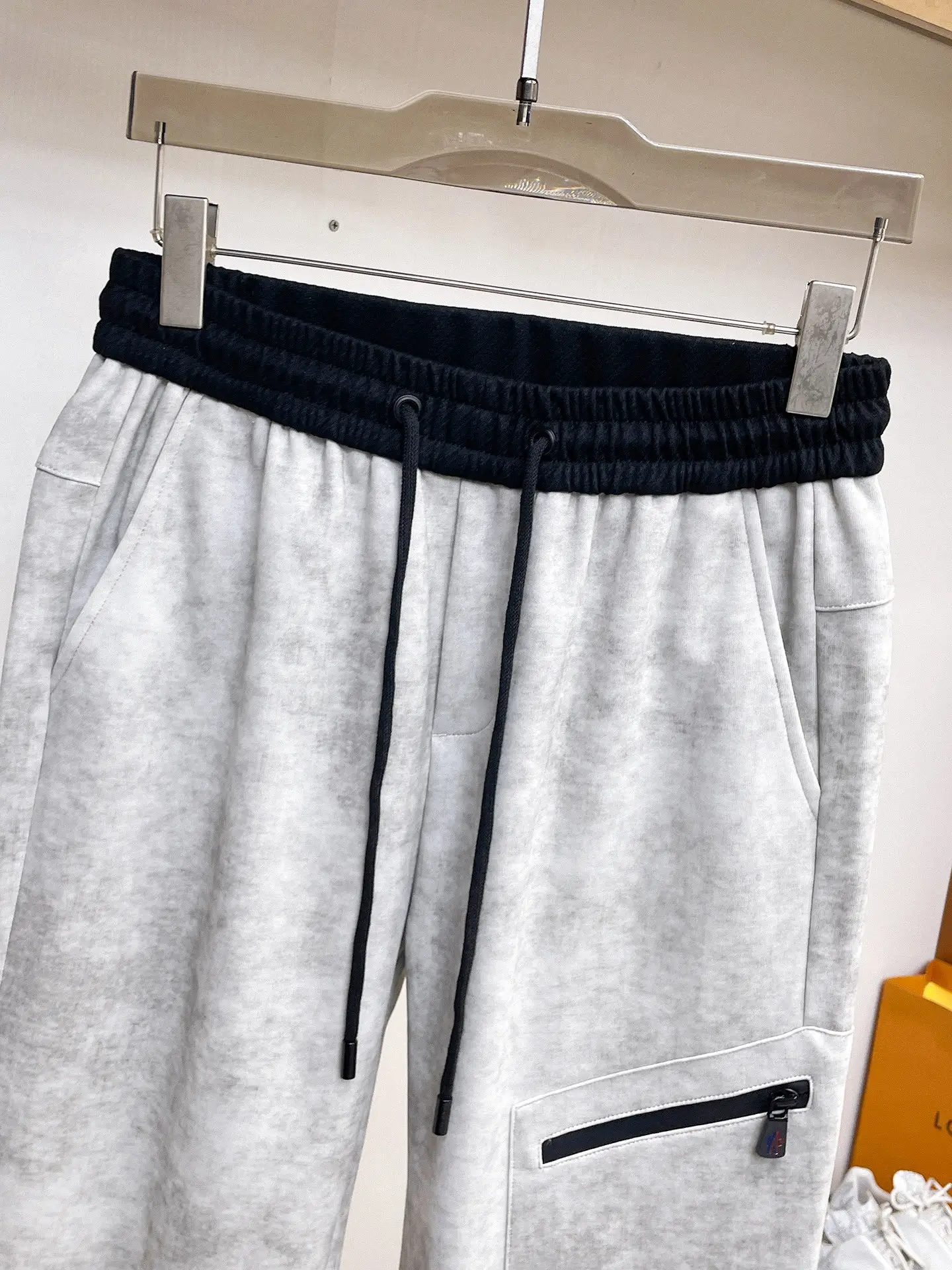 Logo-Patch Tapered Sweatpants D29014600 — view 3