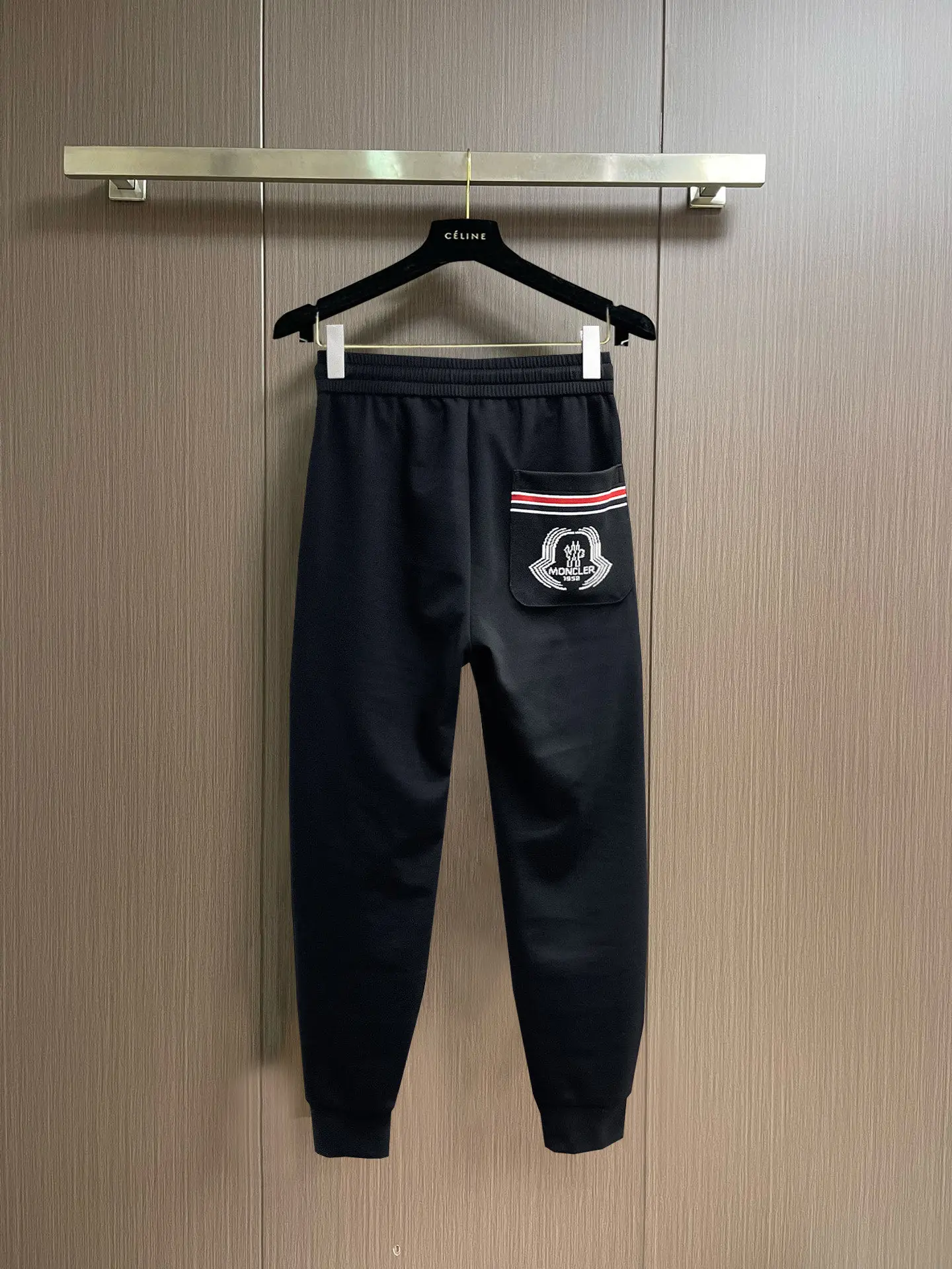 Logo-Detailed Tapered Sweatpants D29014613 — view 2