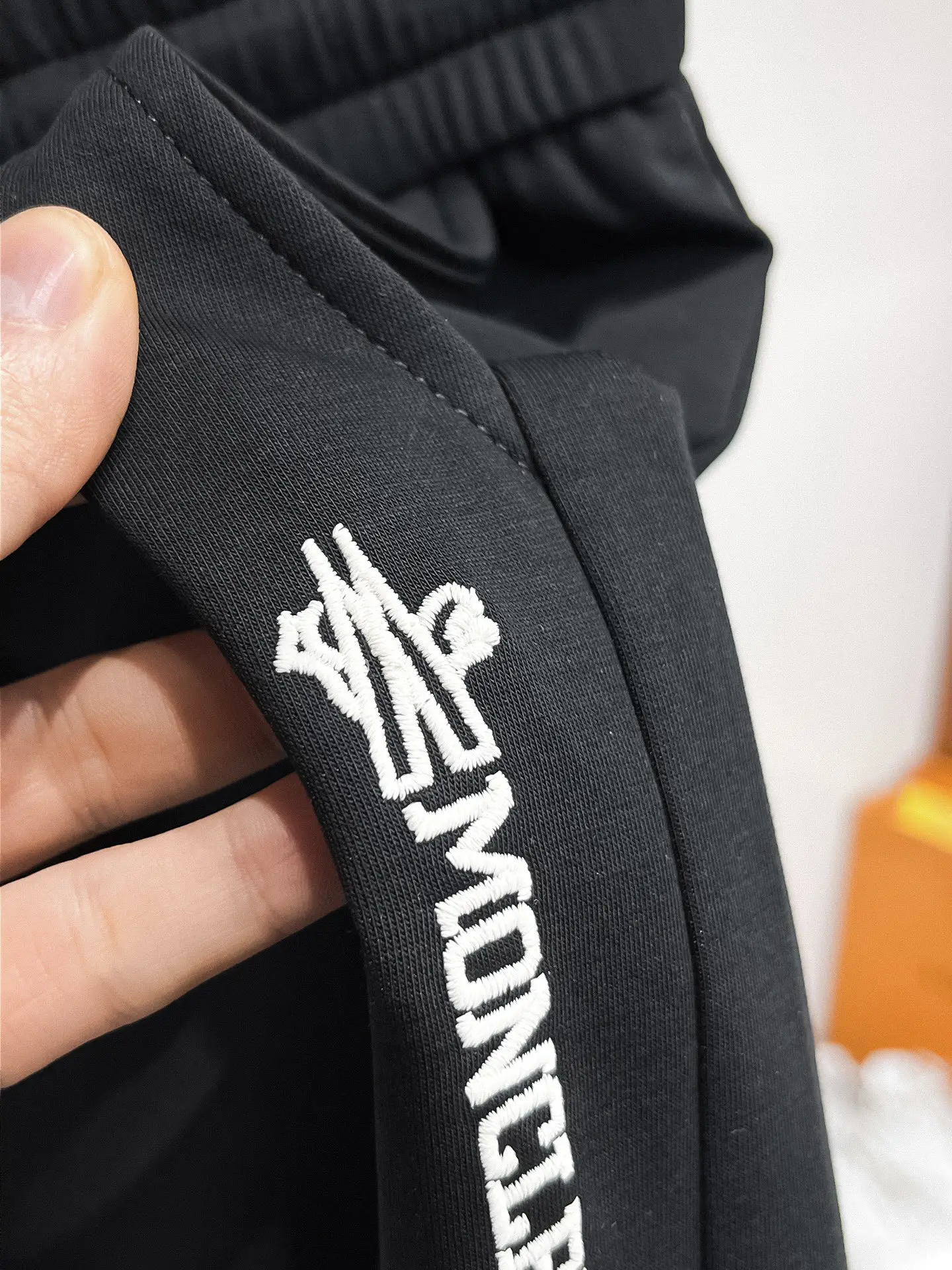 Logo-Detailed Tapered Sweatpants D29014613 — view 5