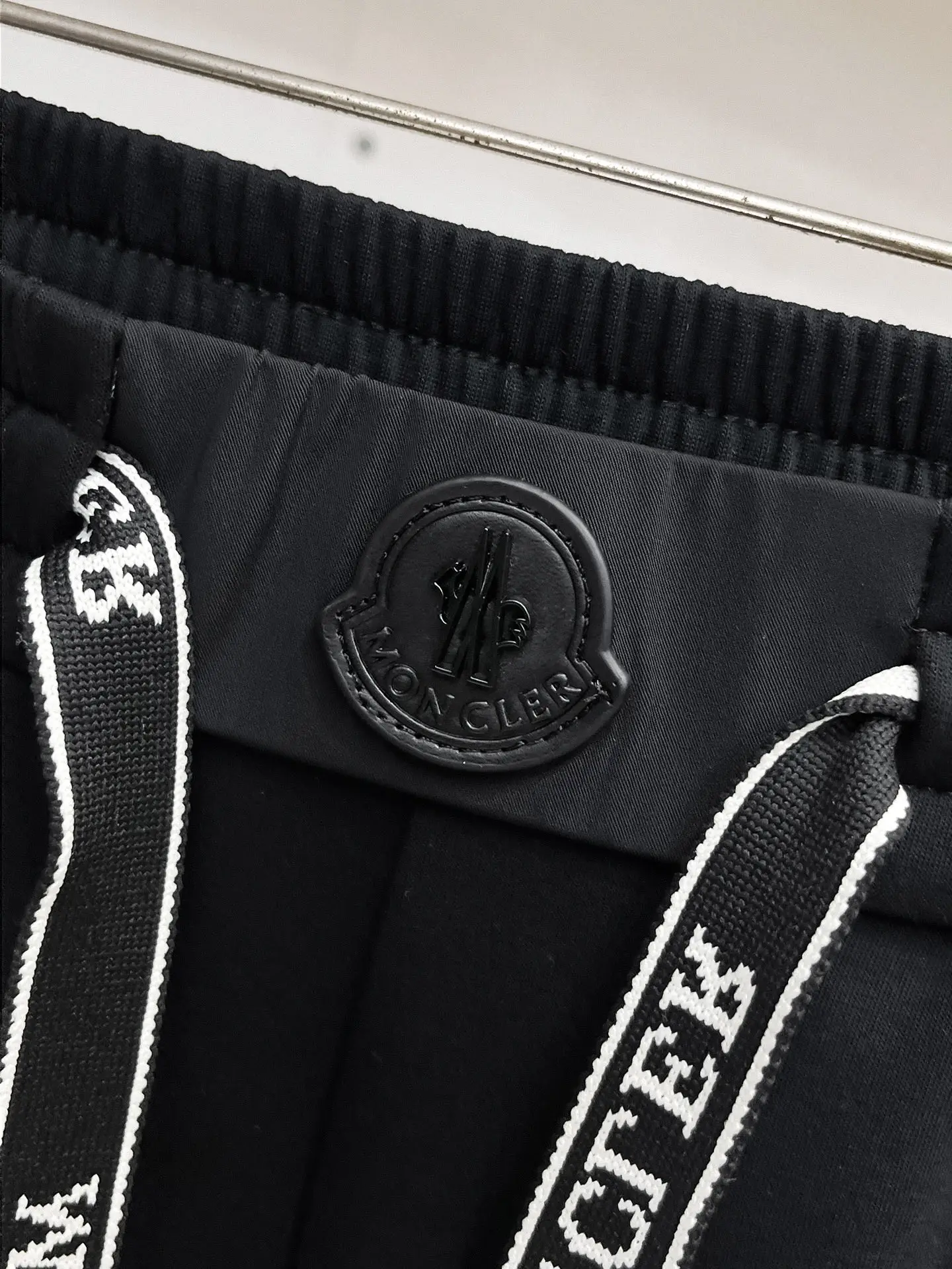 Logo-Detailed Tapered Sweatpants D29014613 — view 7