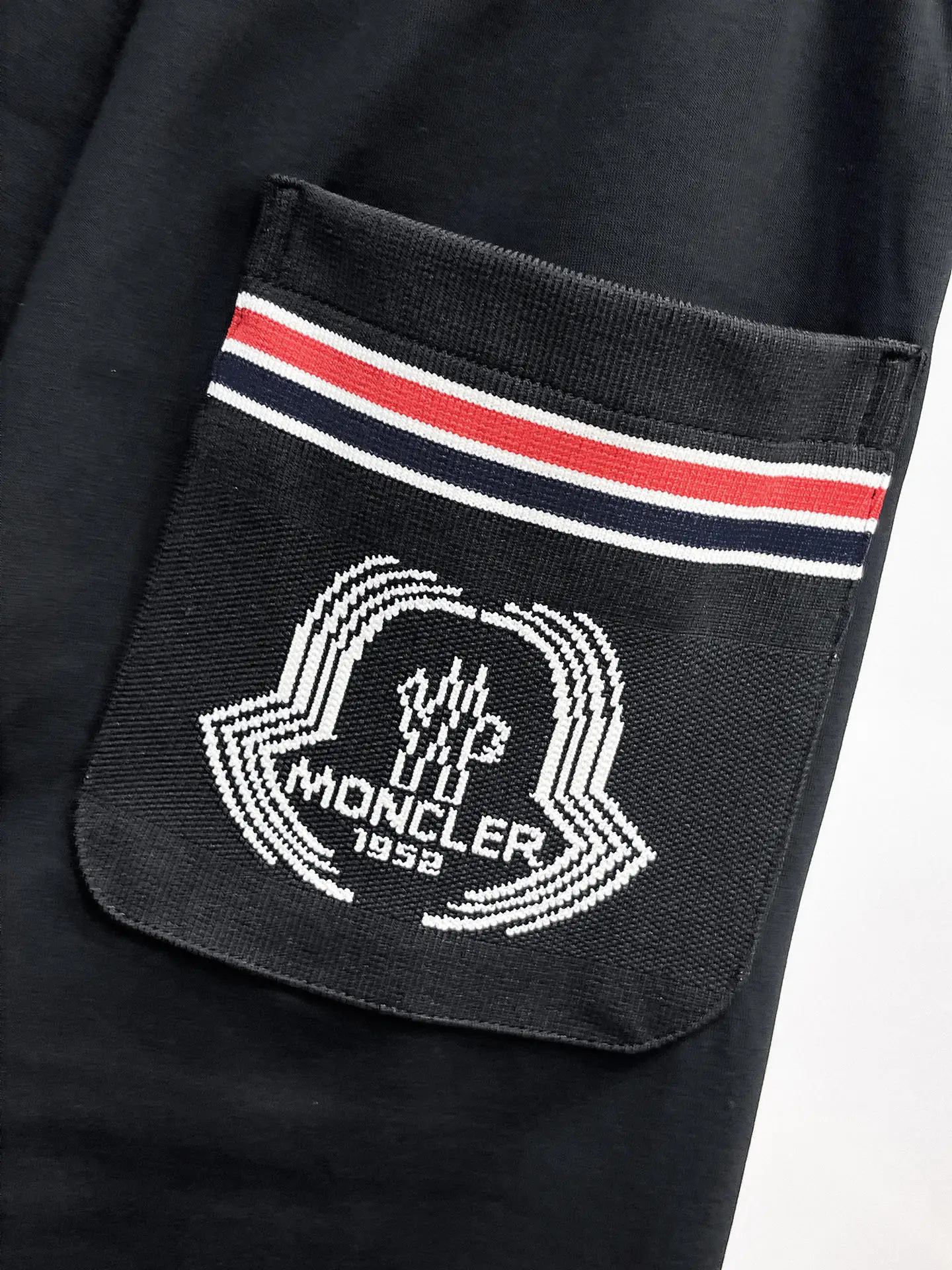 Logo-Detailed Tapered Sweatpants D29014613 — view 11