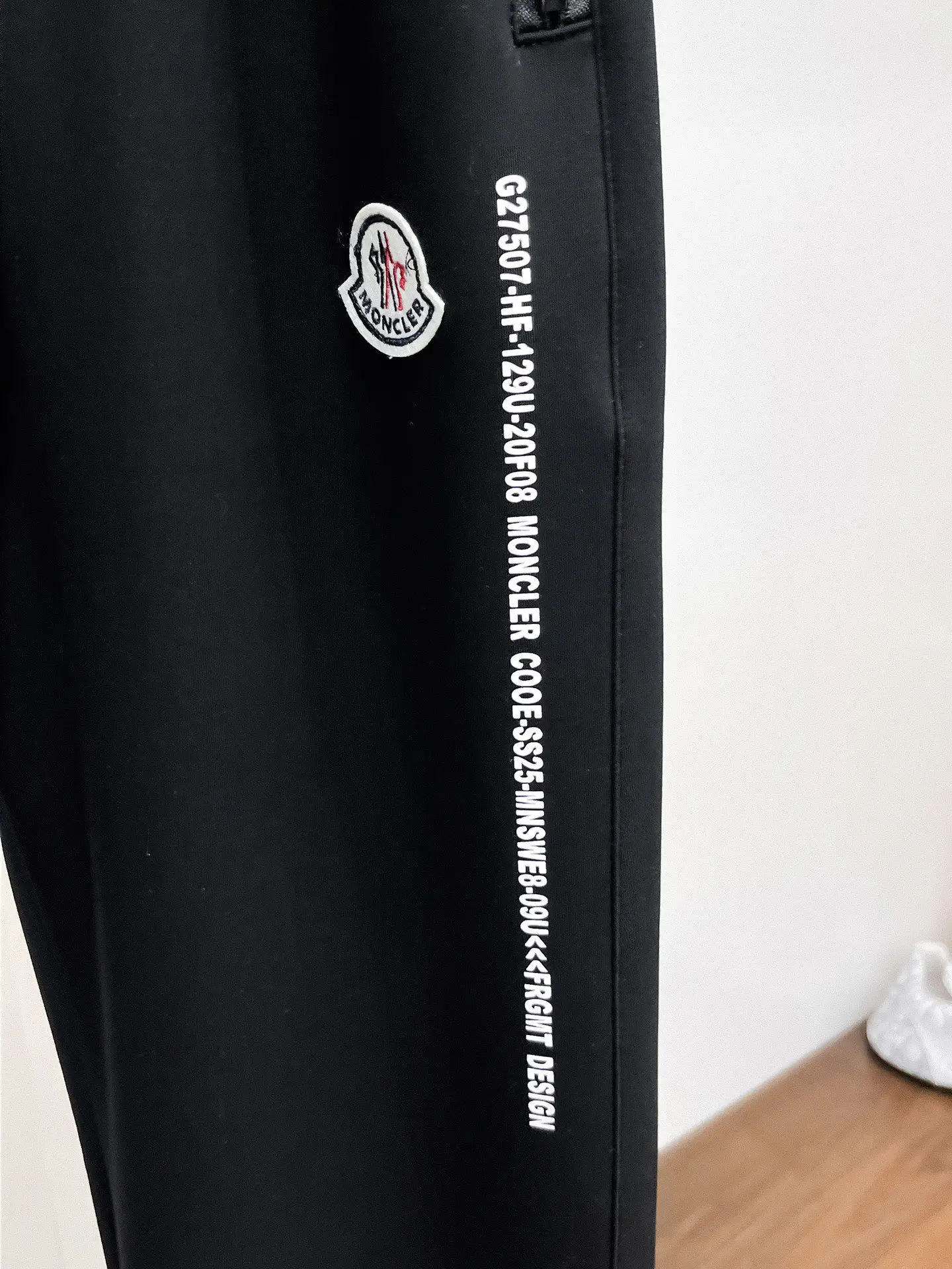 Logo-Appliquéd Tapered Sweatpants D29014627 — view 4