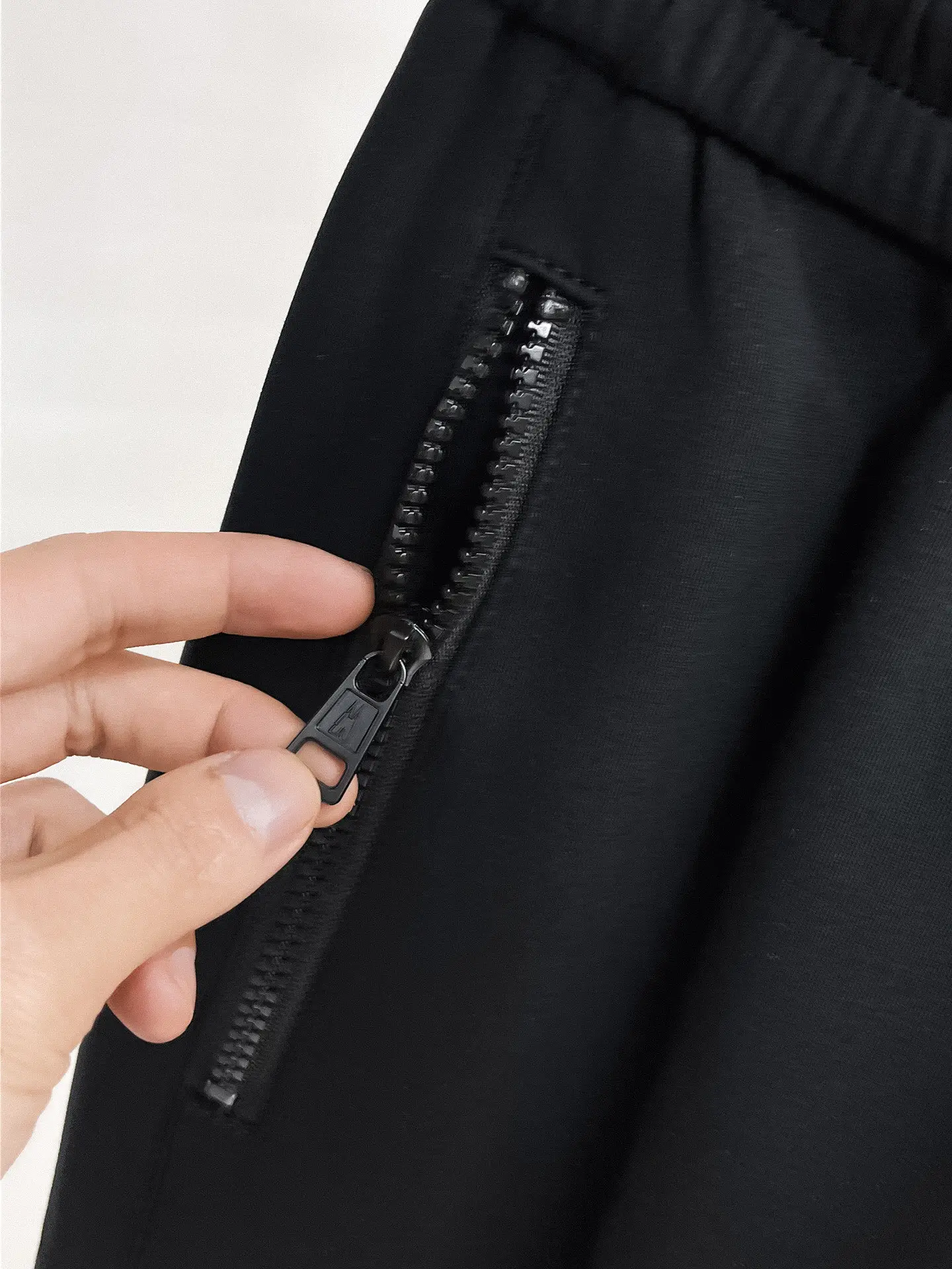 Logo-Appliquéd Tapered Sweatpants D29014627 — view 6