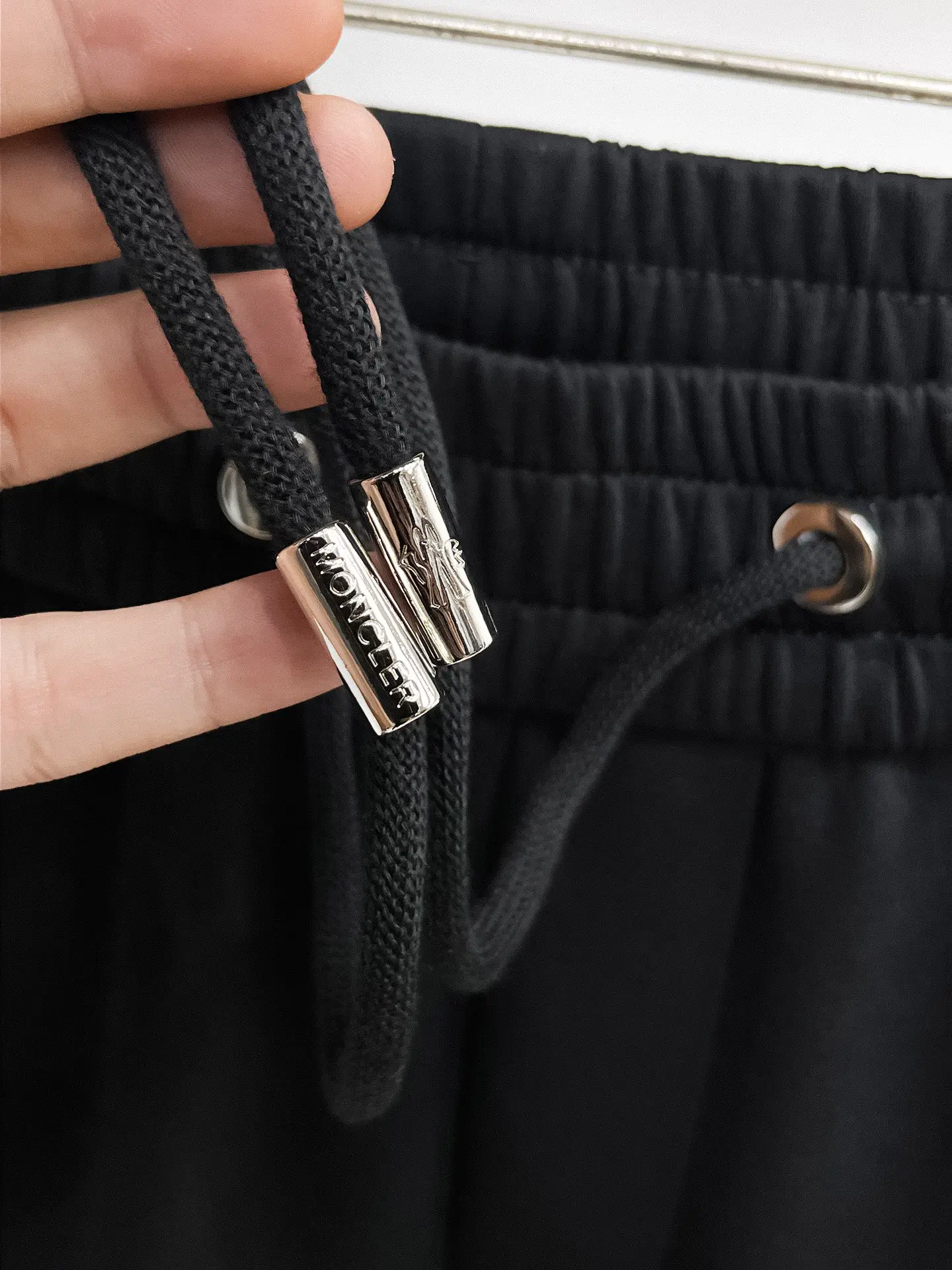 Logo-Appliquéd Tapered Sweatpants D29014627 — view 8