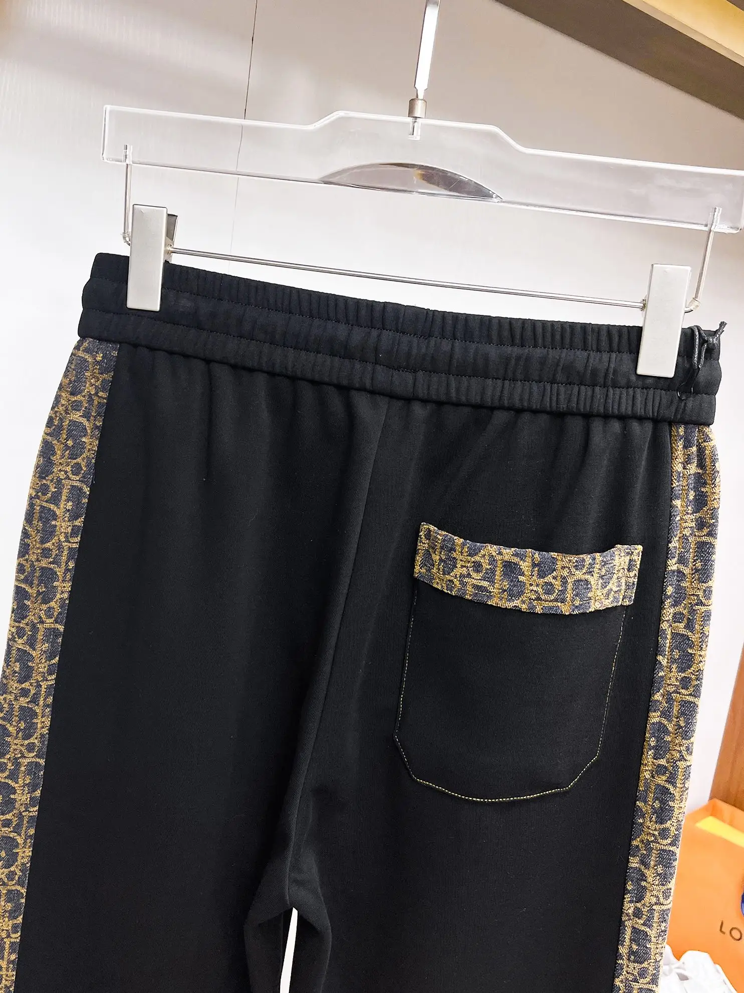 Oblique Logo Side-Stripe Sweatpants D29014506 — view 6