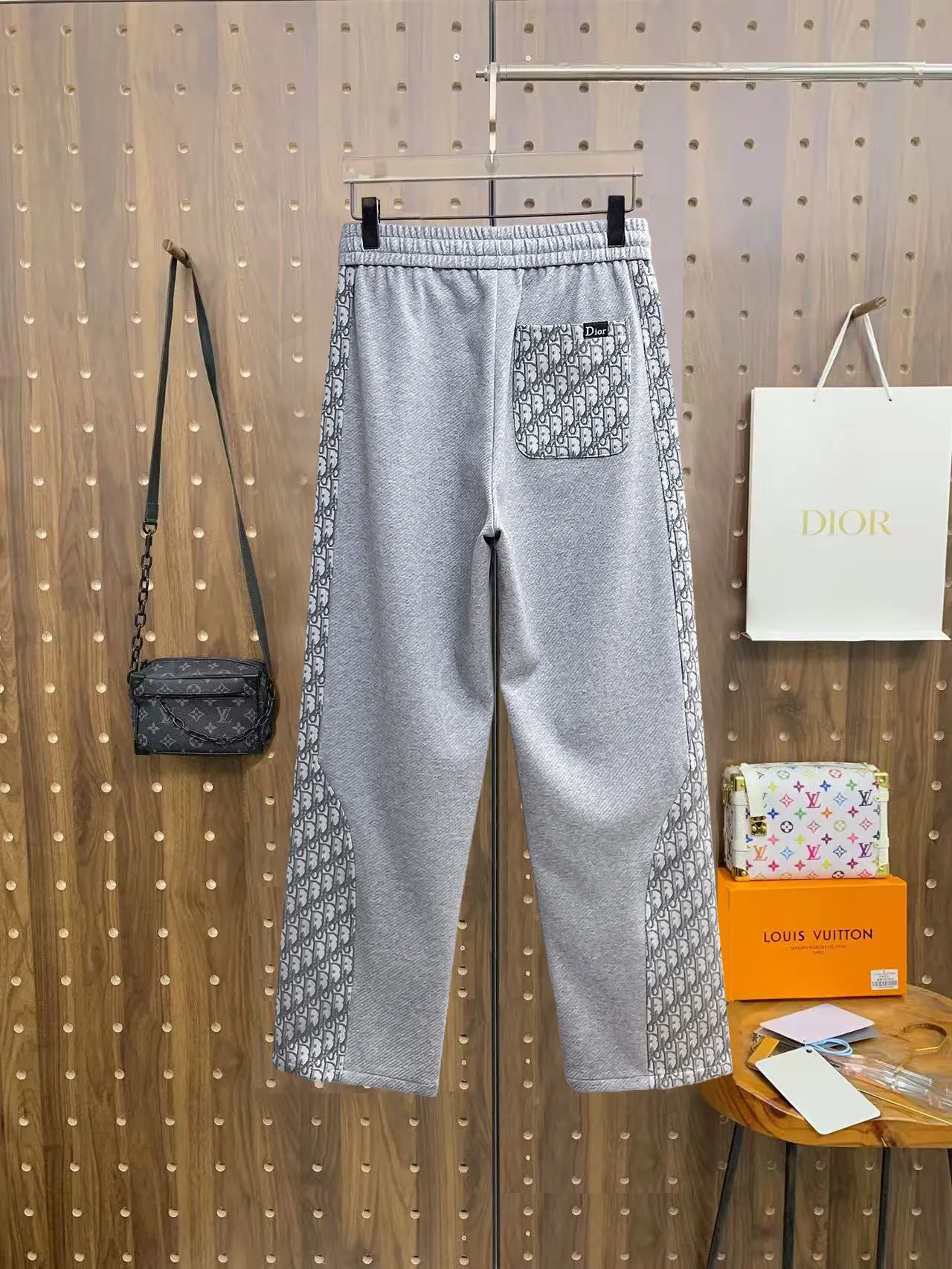 Oblique Panel Logo Sweatpants D29014633 — view 2