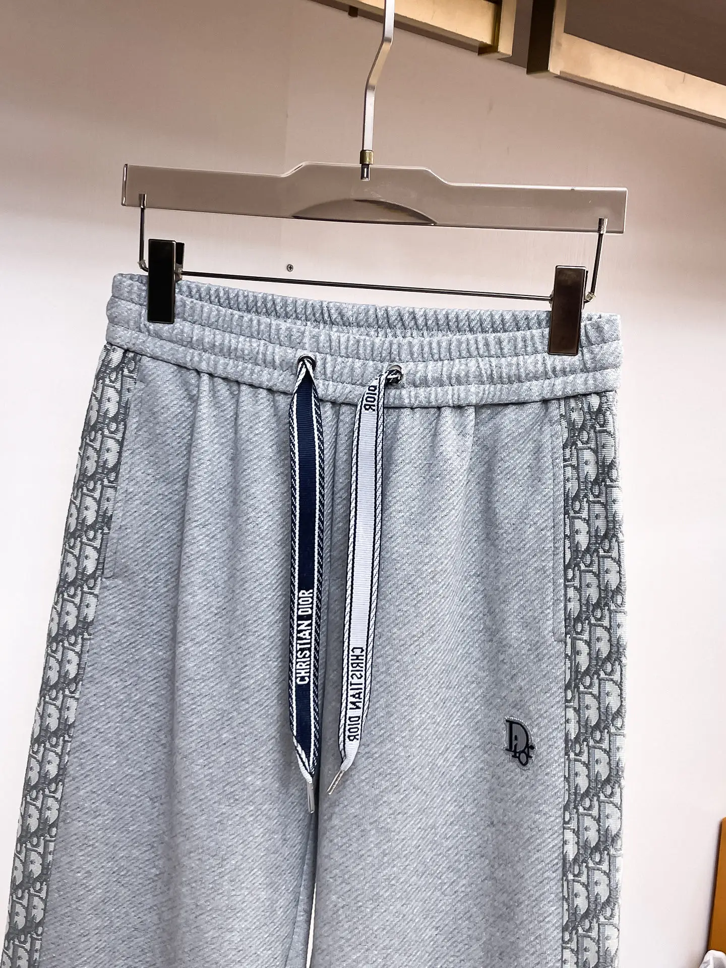 Oblique Panel Logo Sweatpants D29014633 — view 3