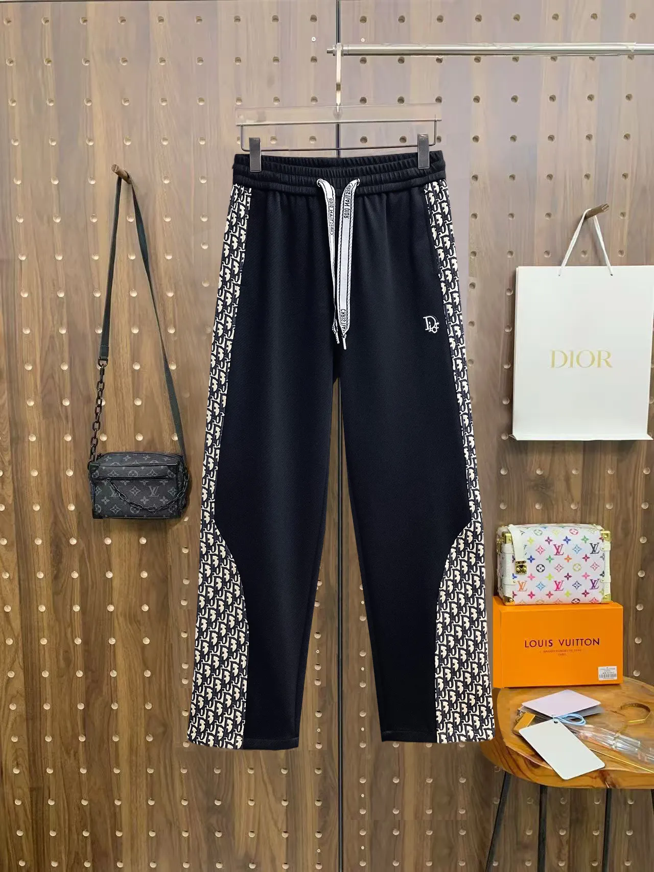 Oblique Logo Panel Track Pants D29014634