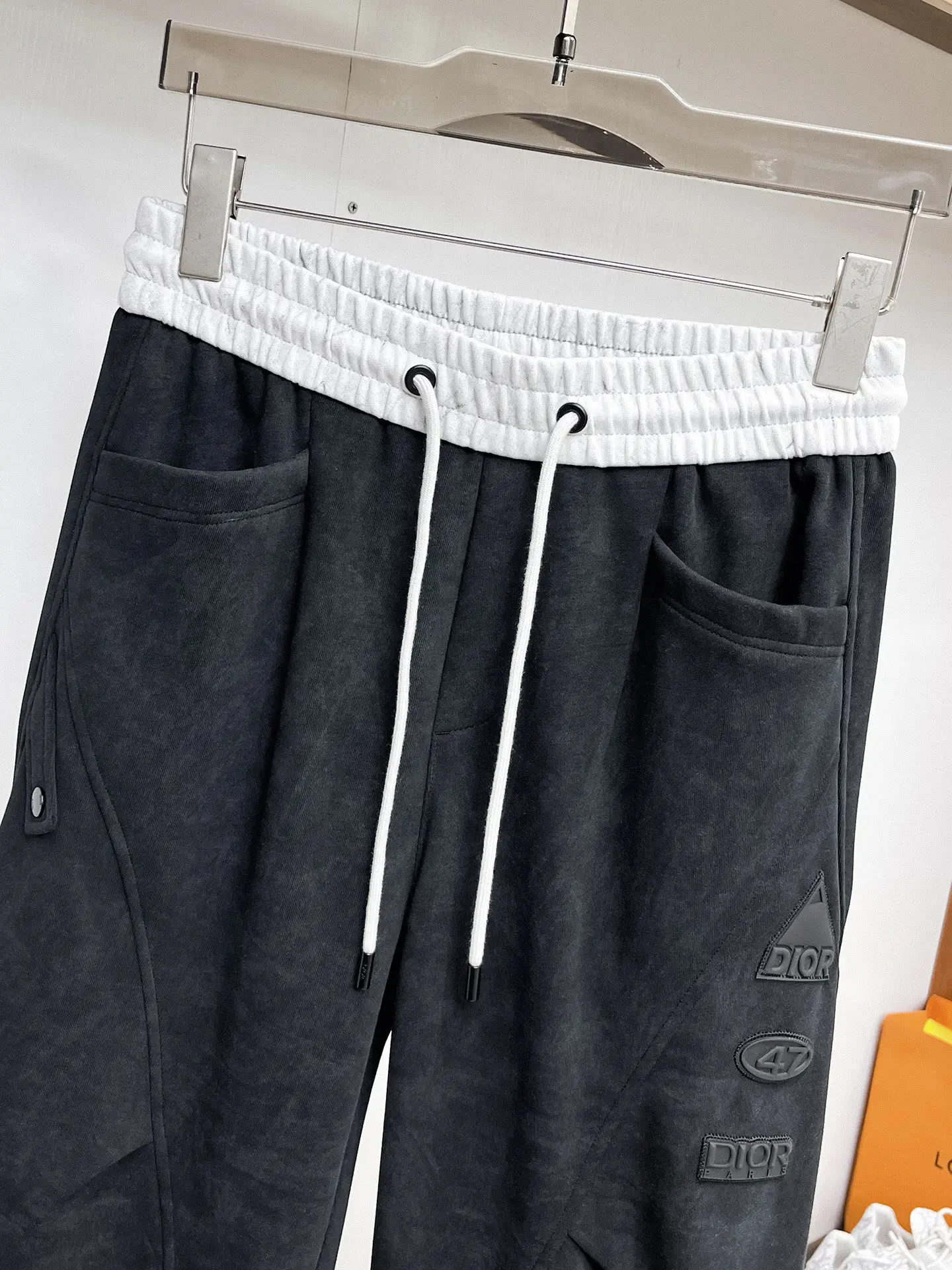 Logo-Patch Contrast Waistband Sweatpants D29014563 — view 3