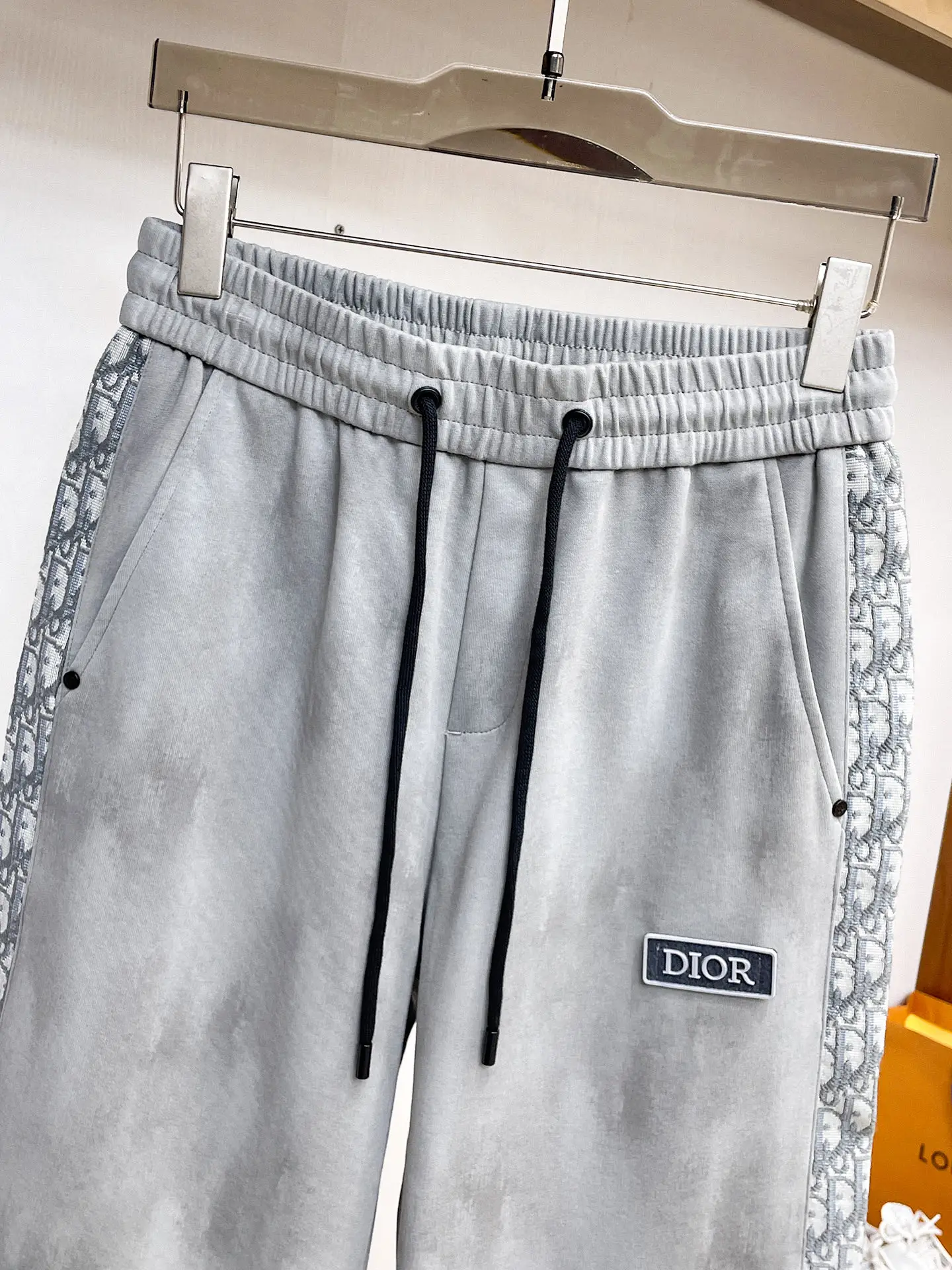 Logo-Appliquéd Oblique Trim Sweatpants D29014575 — view 3