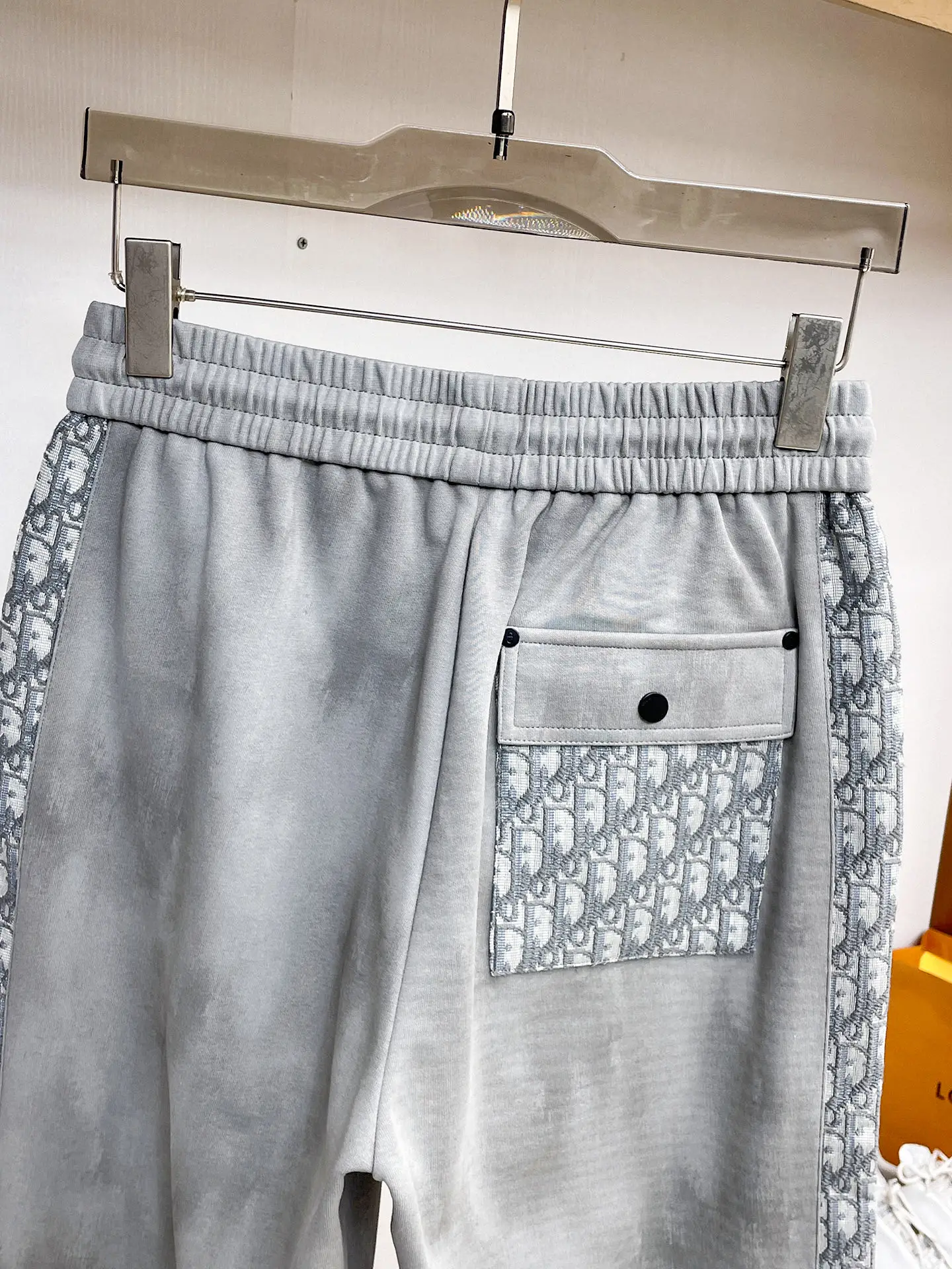Logo-Appliquéd Oblique Trim Sweatpants D29014575 — view 8