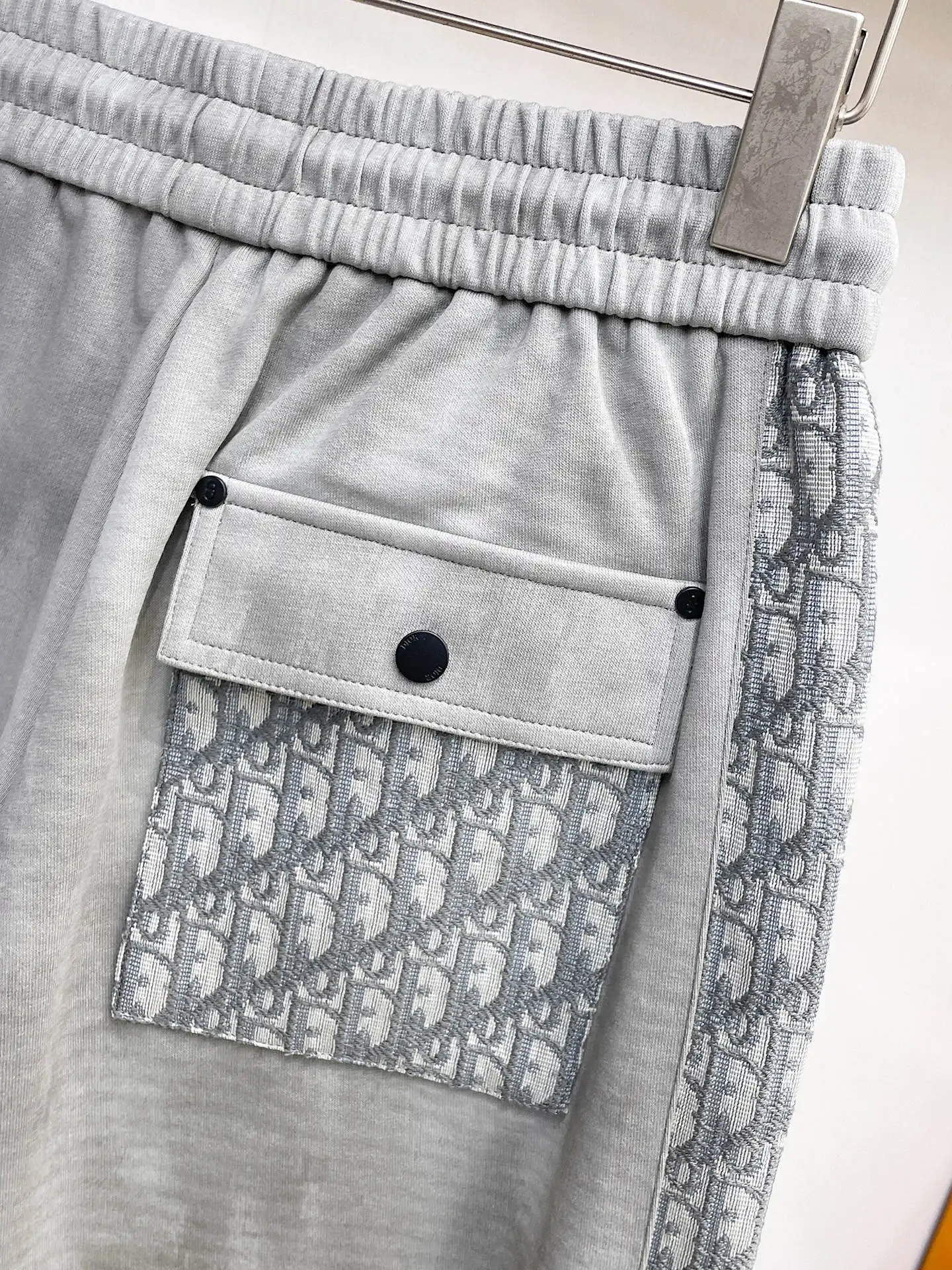 Logo-Appliquéd Oblique Trim Sweatpants D29014575 — view 9