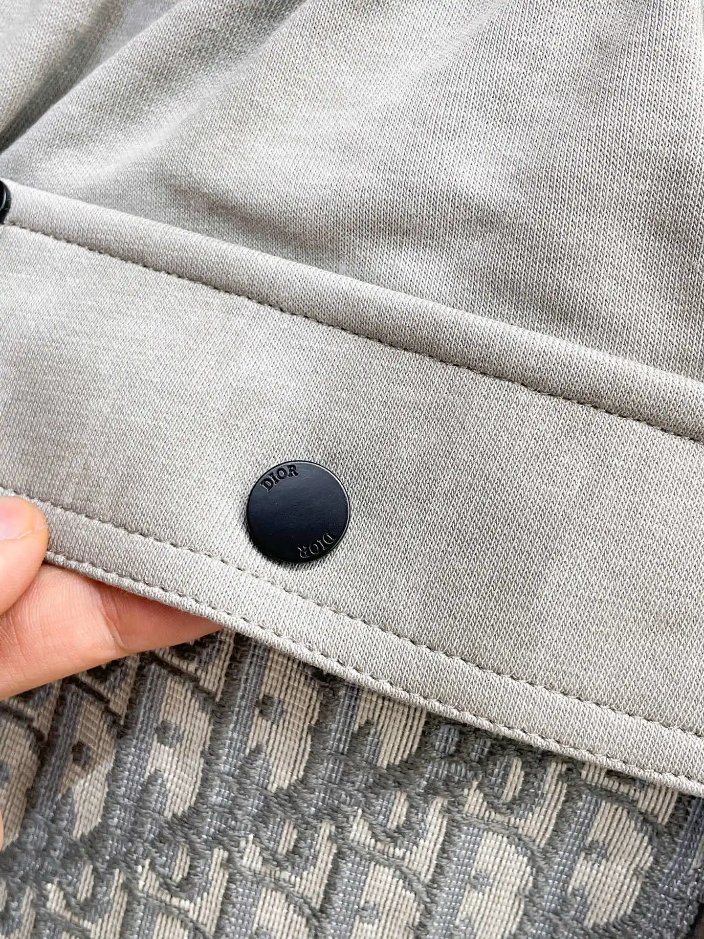 Logo-Appliquéd Oblique Trim Sweatpants D29014575 — view 10