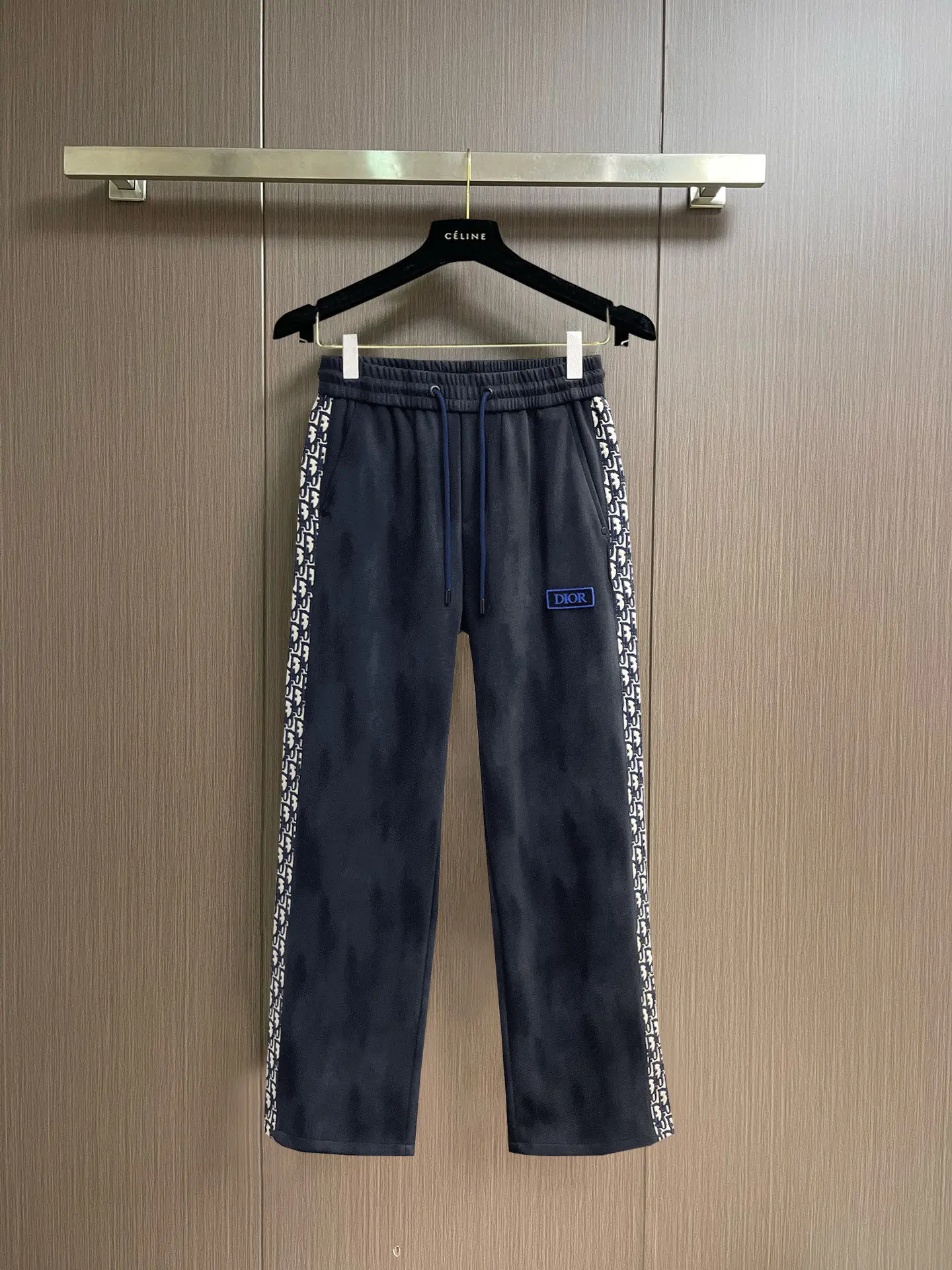 Oblique Logo Taped Sweatpants D29014576
