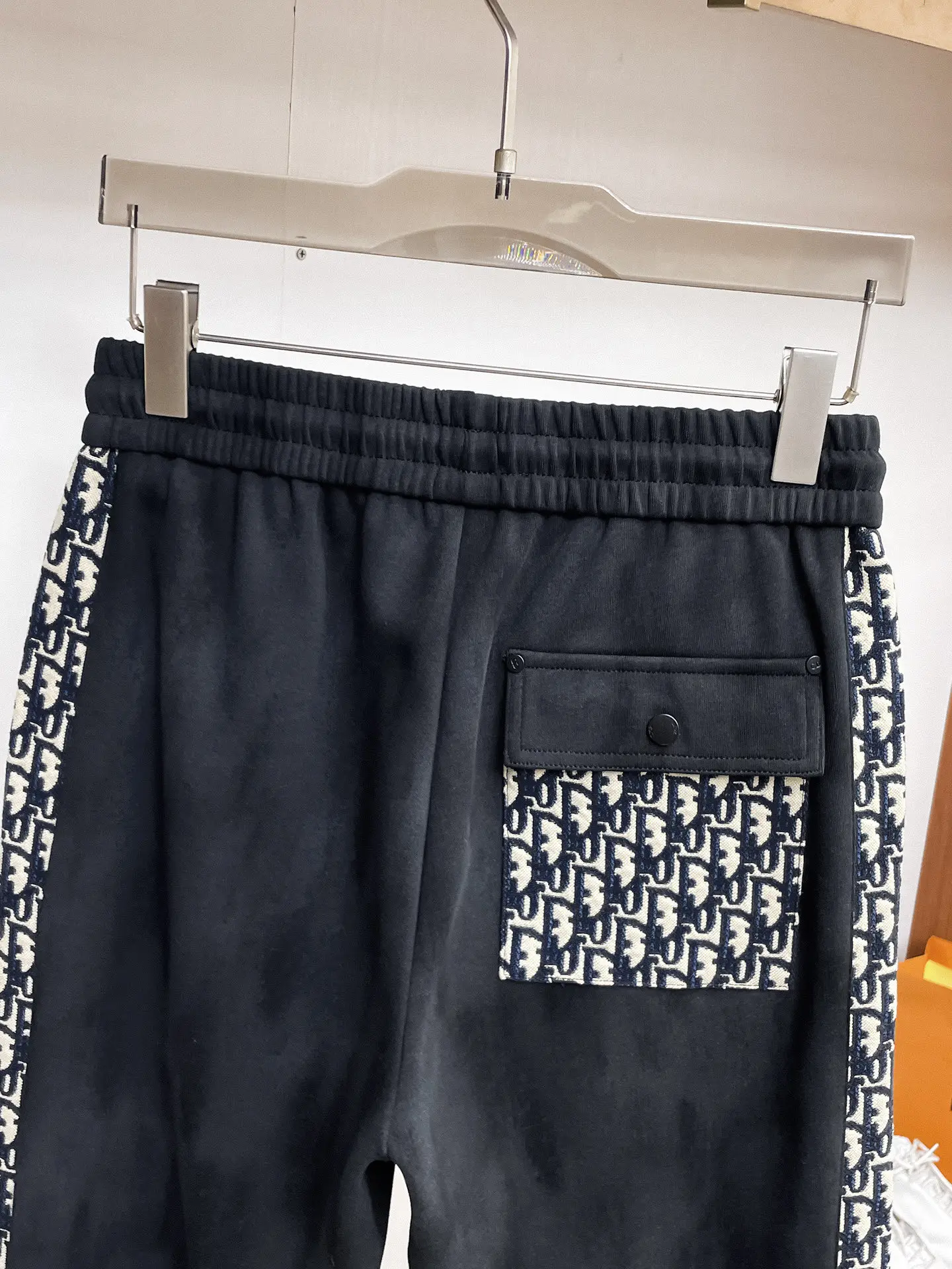 Oblique Logo Taped Sweatpants D29014576 — view 9