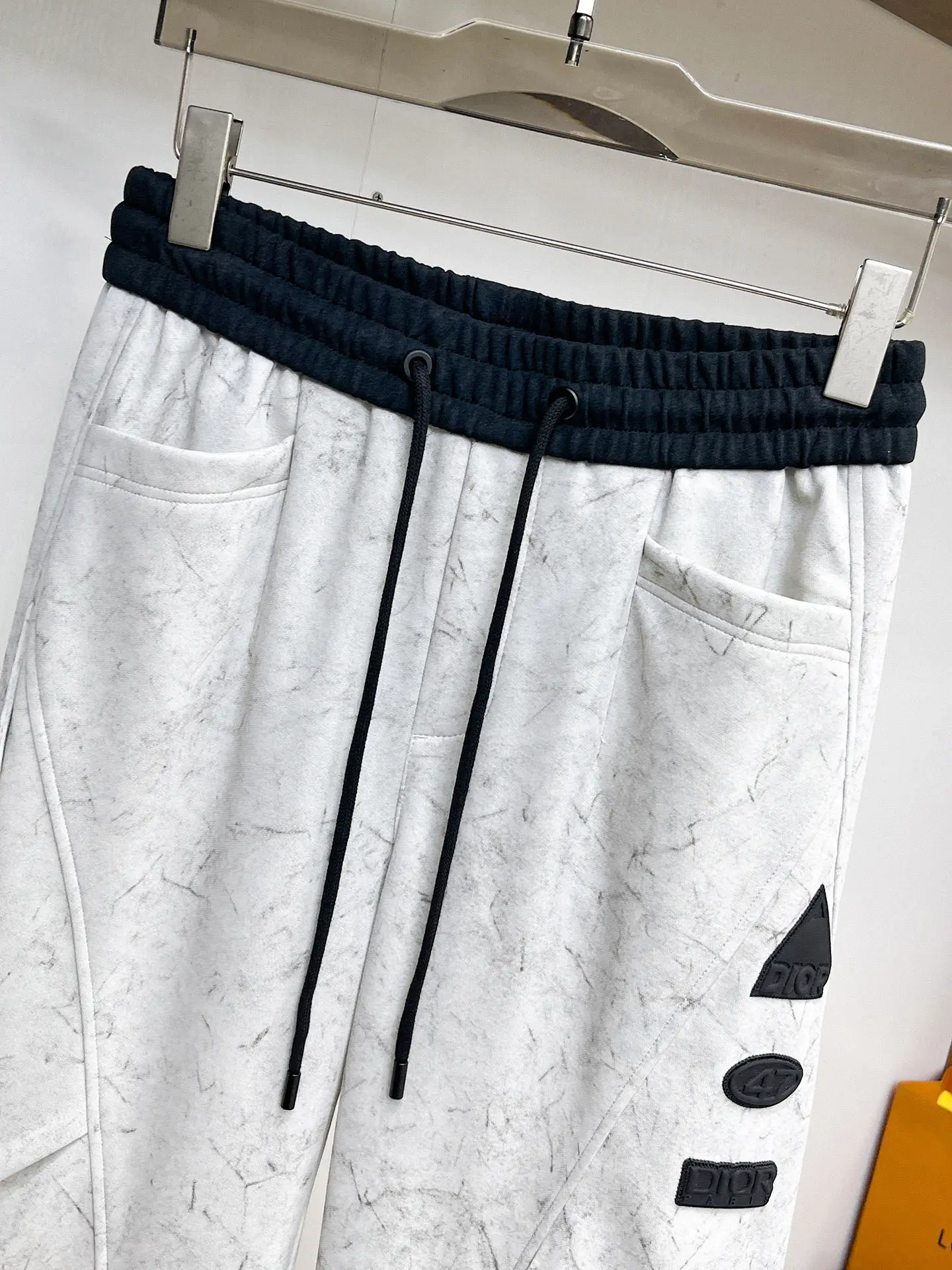 Logo-Patch Marble-Print Sweatpants D29014562 — view 3