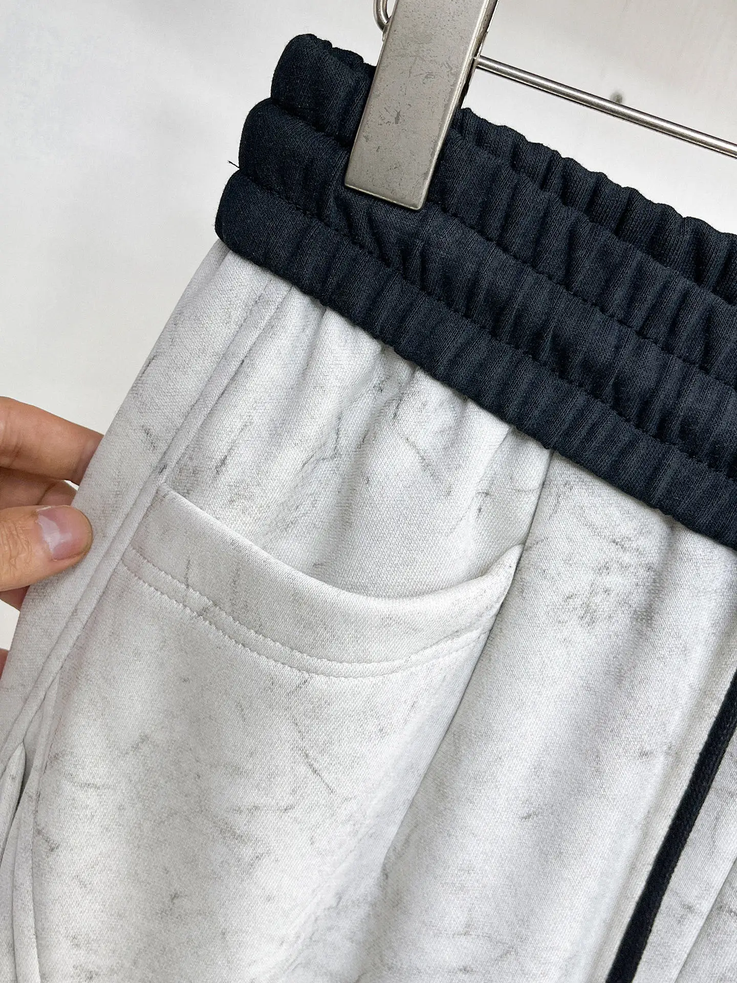 Logo-Patch Marble-Print Sweatpants D29014562 — view 7
