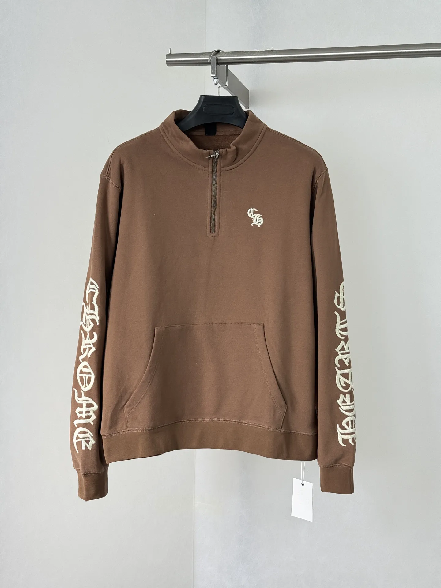 Gothic Script Embroidered Half-Zip Sweatshirt D29020688