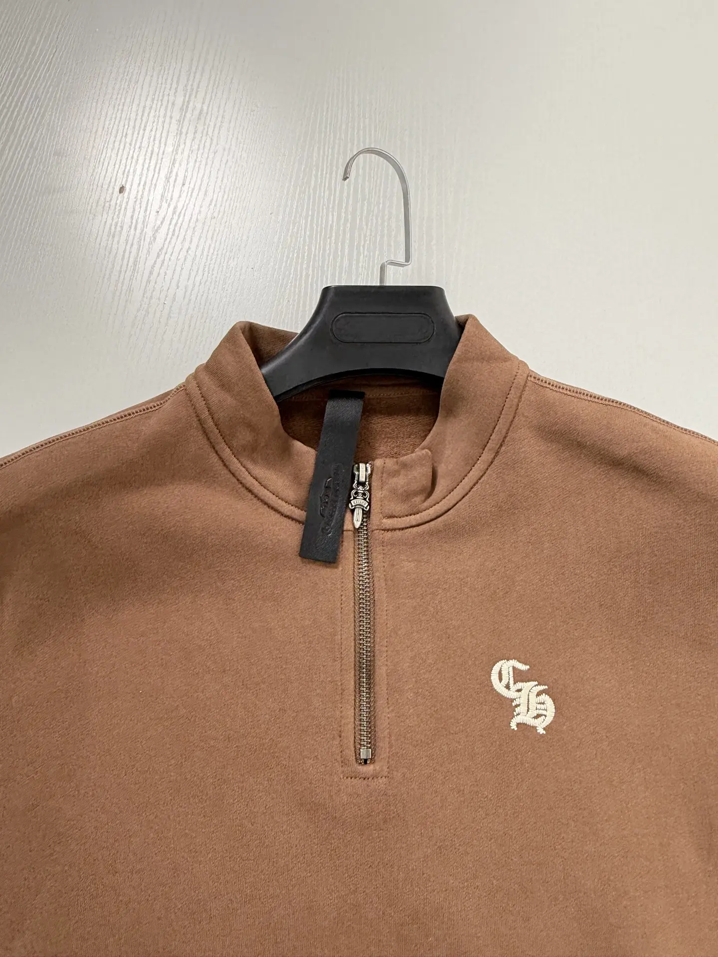 Gothic Script Embroidered Half-Zip Sweatshirt D29020688 — view 4