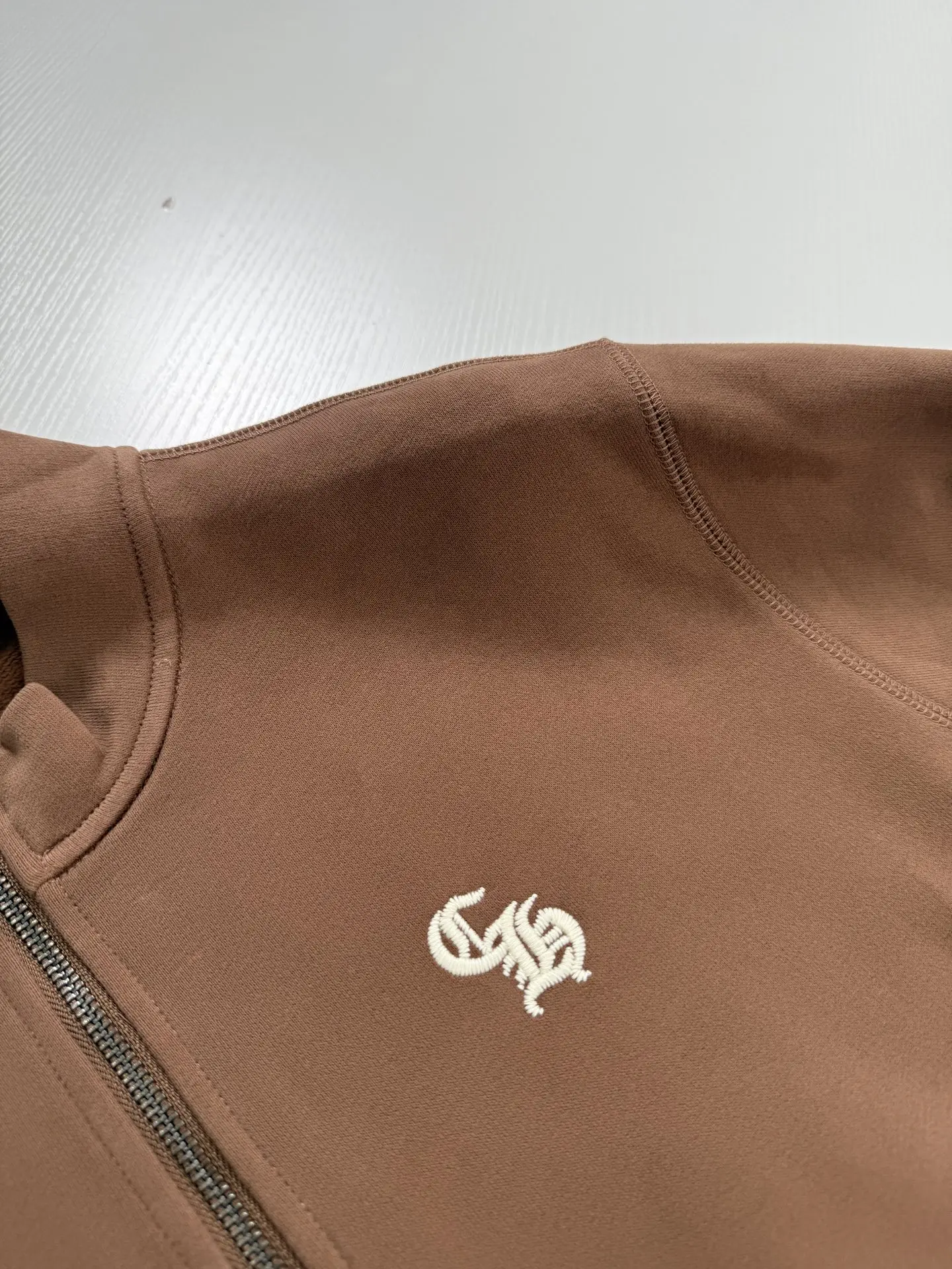 Gothic Script Embroidered Half-Zip Sweatshirt D29020688 — view 5