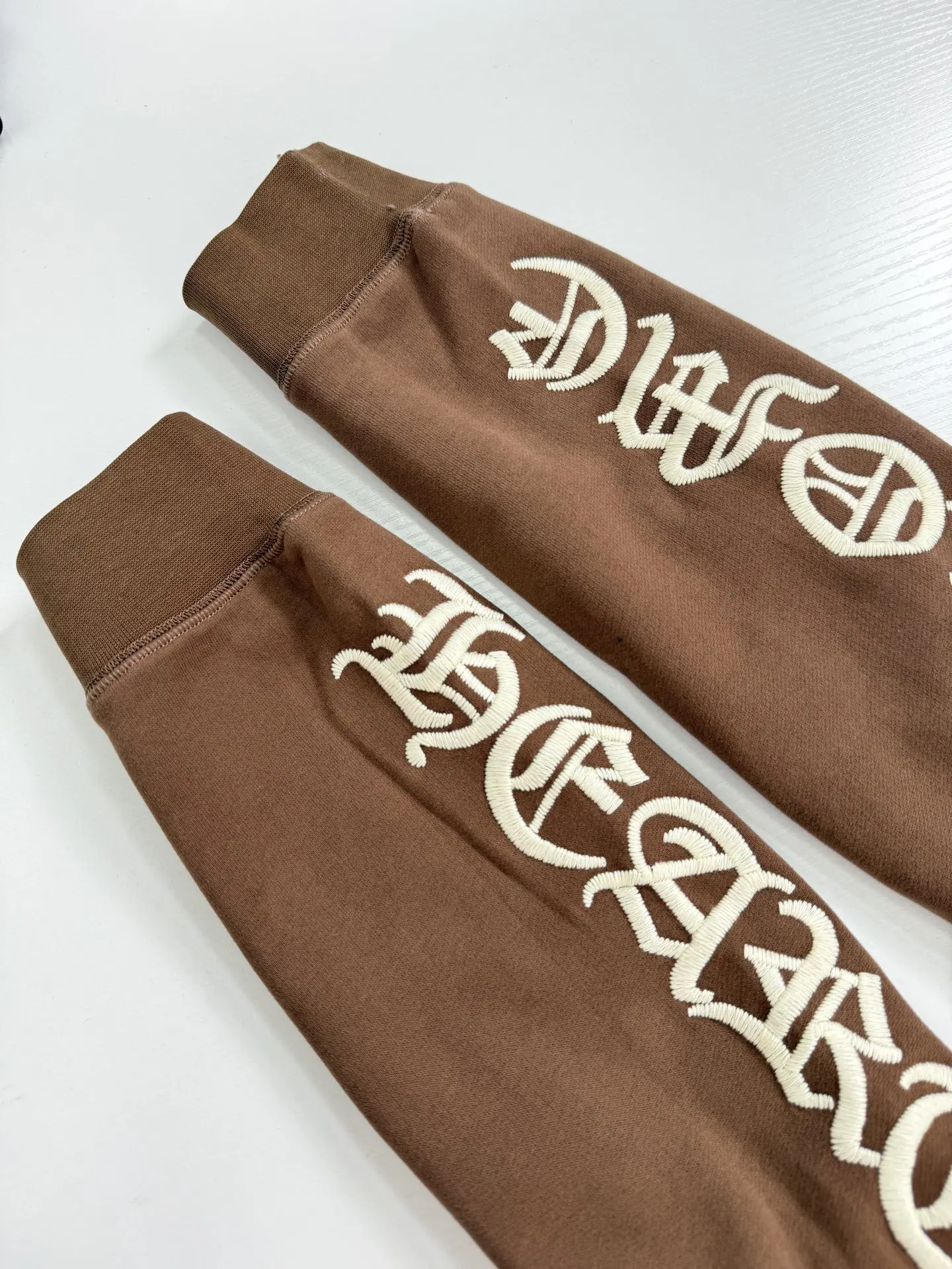 Gothic Script Embroidered Half-Zip Sweatshirt D29020688 — view 6
