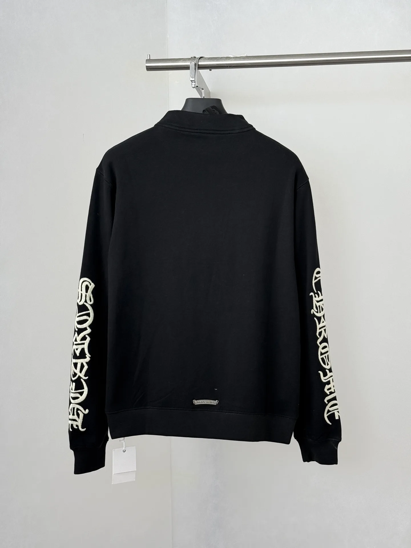Gothic Script Embroidered Half-Zip Sweatshirt D29020689 — view 2