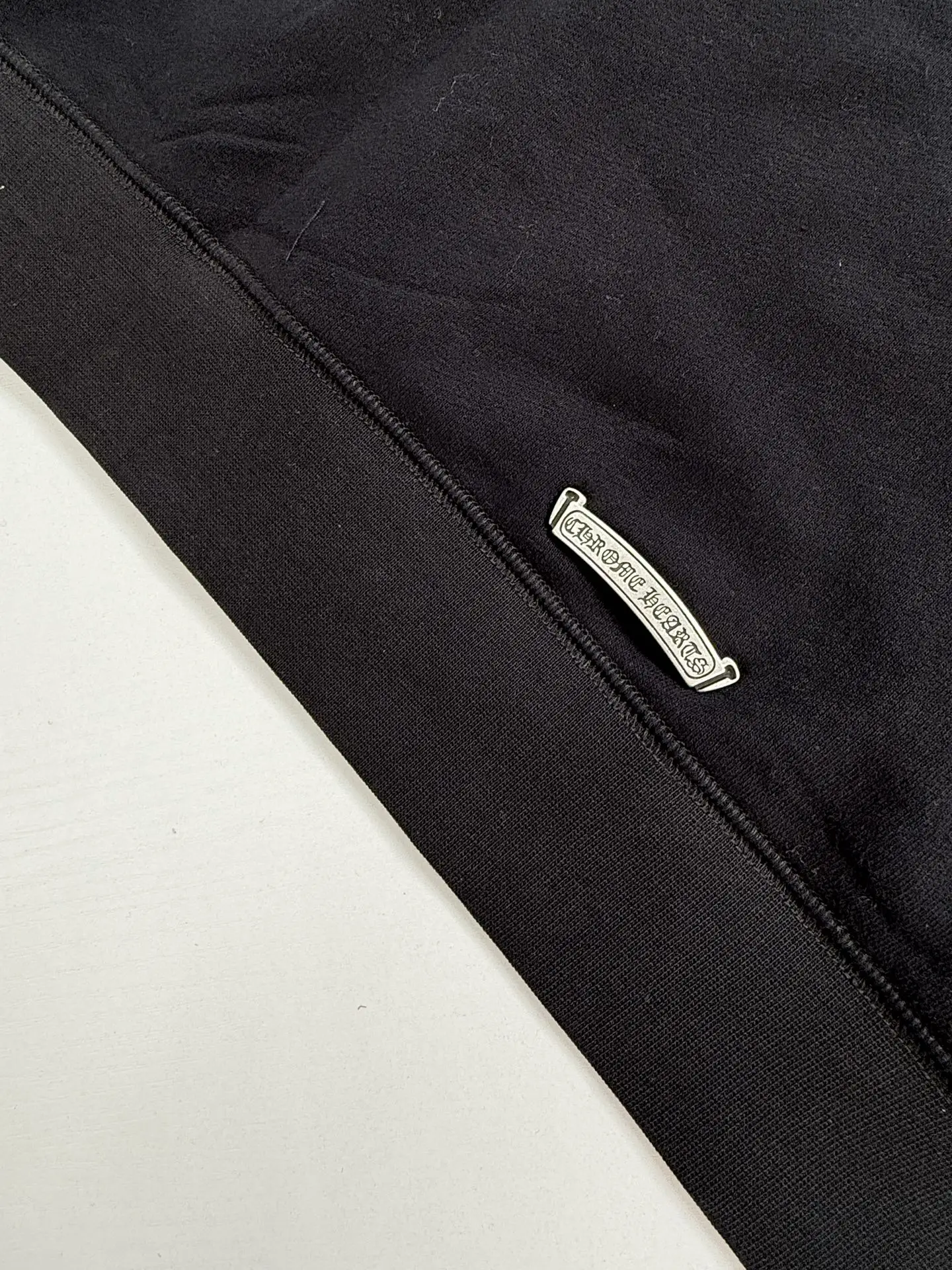 Gothic Script Embroidered Half-Zip Sweatshirt D29020689 — view 6
