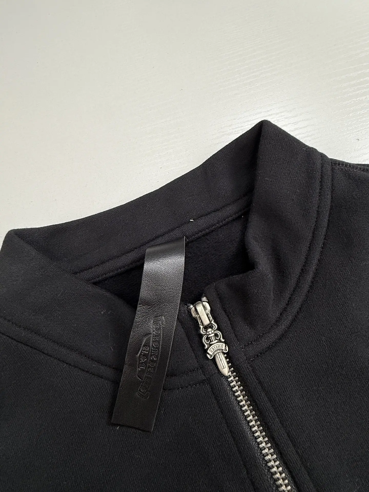 Gothic Script Embroidered Half-Zip Sweatshirt D29020689 — view 7