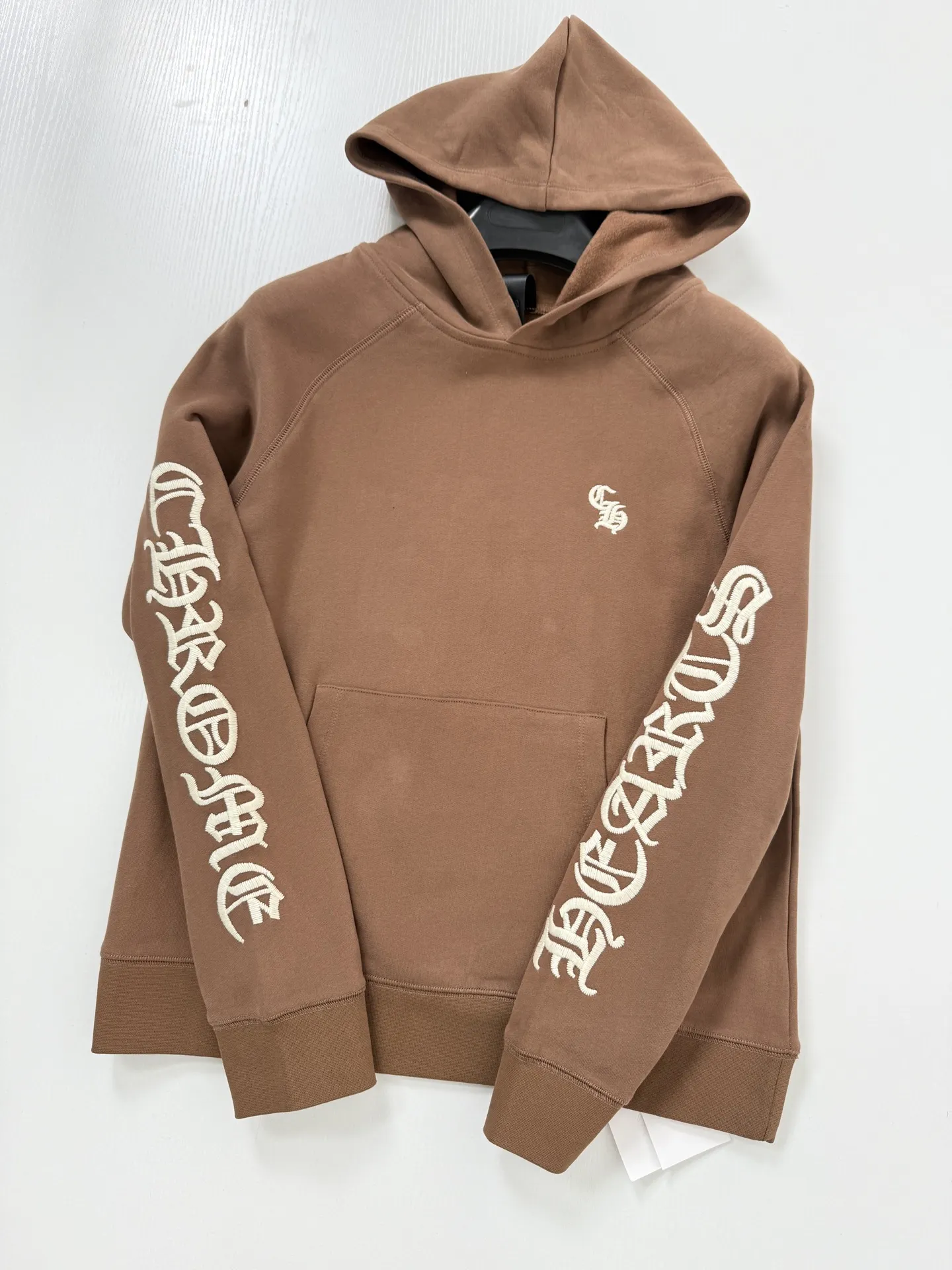 Gothic Logo Embroidered Hoodie D29020693 — view 3