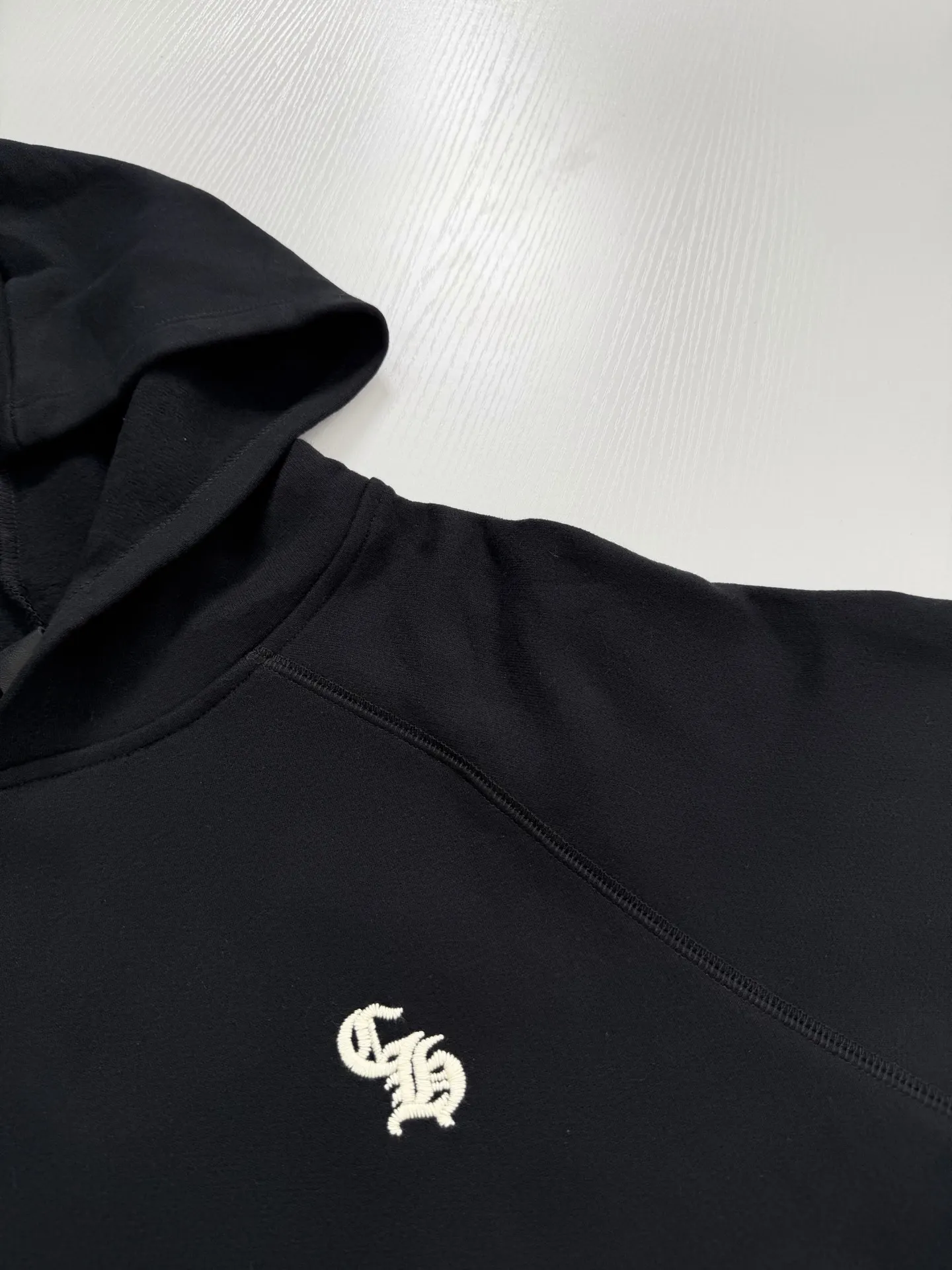 Gothic Script Embroidered Cotton-Blend Hoodie D29020692 — view 5