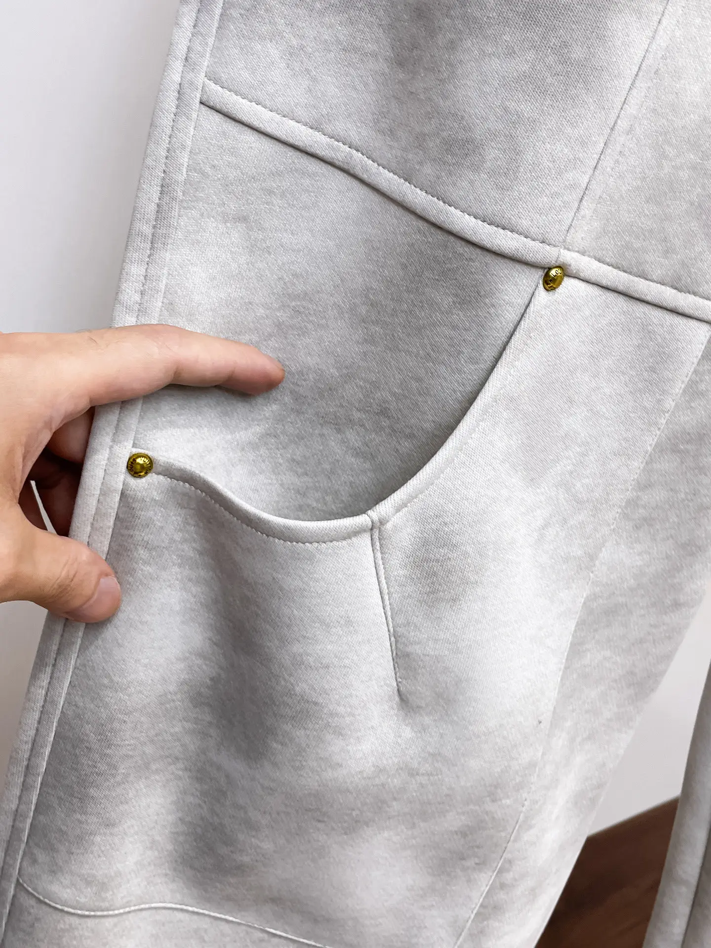 Logo-Patch Drawstring Straight-Leg Trousers D29014525 — view 5