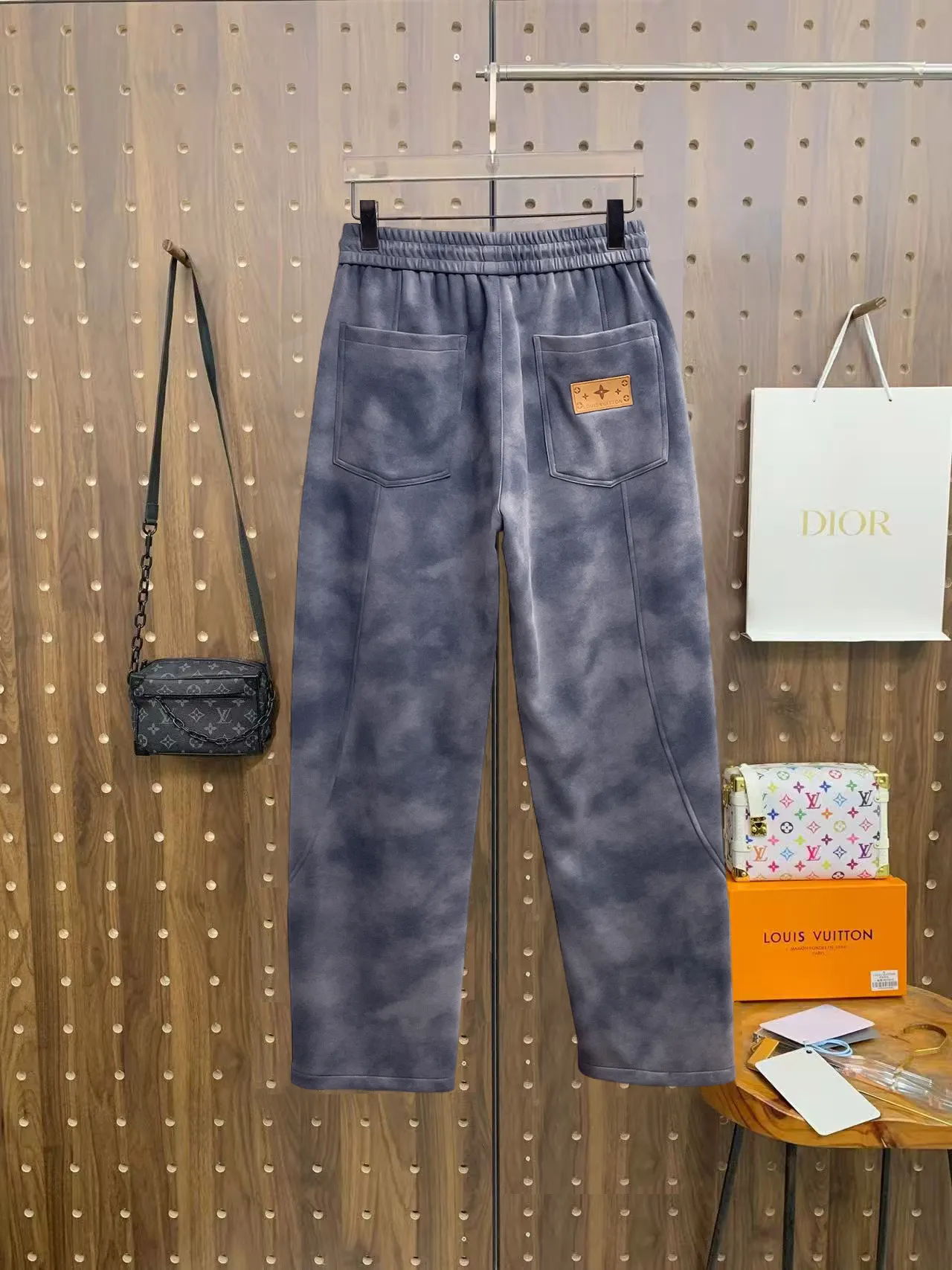 Logo-Appliqué Tie-Dye Sweatpants D29014473 — view 2