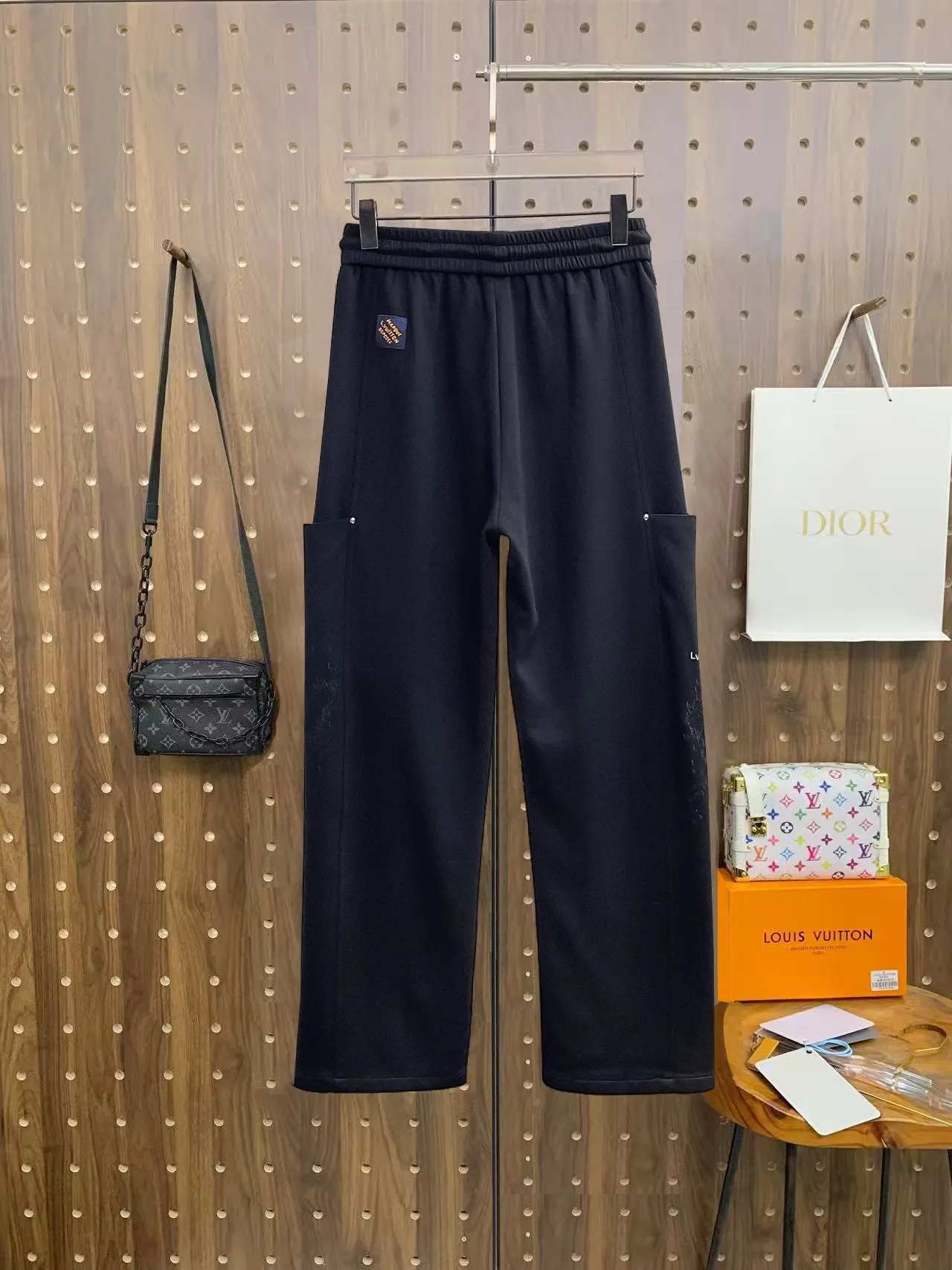 Logo-Embroidered Straight-Leg Sweatpants D29014490 — view 2