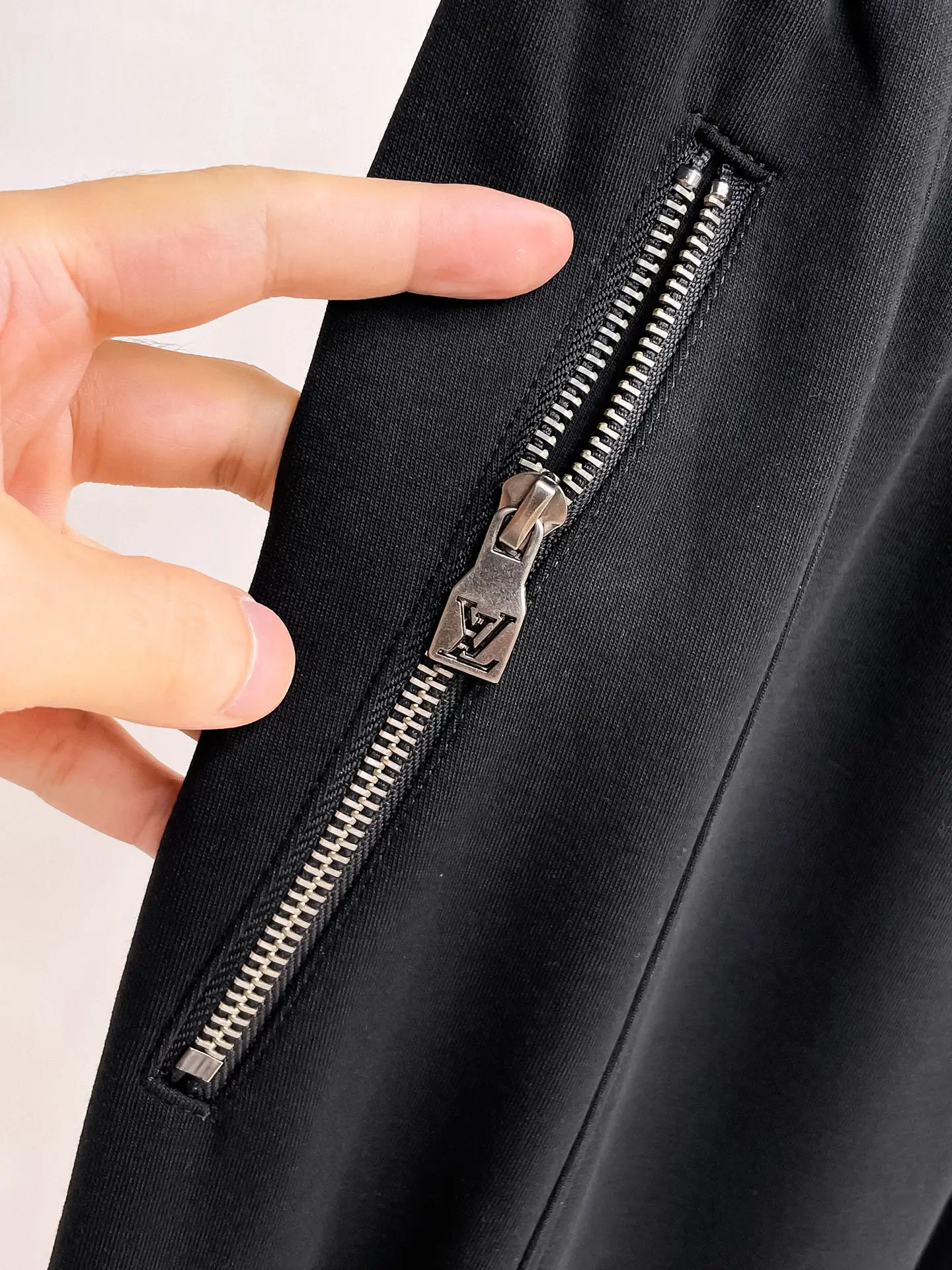 Logo-Embroidered Straight-Leg Sweatpants D29014490 — view 4
