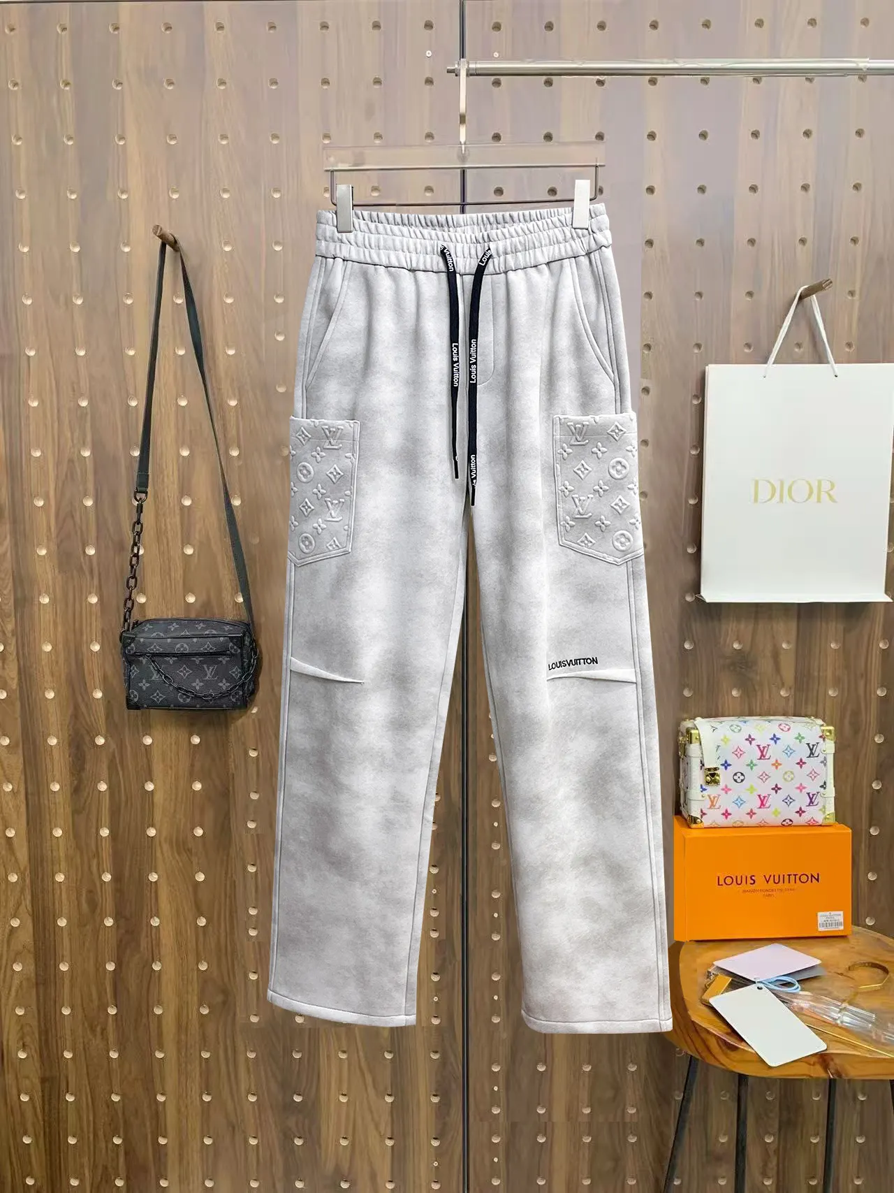 Monogram Embossed Drawstring Sweatpants D29014517