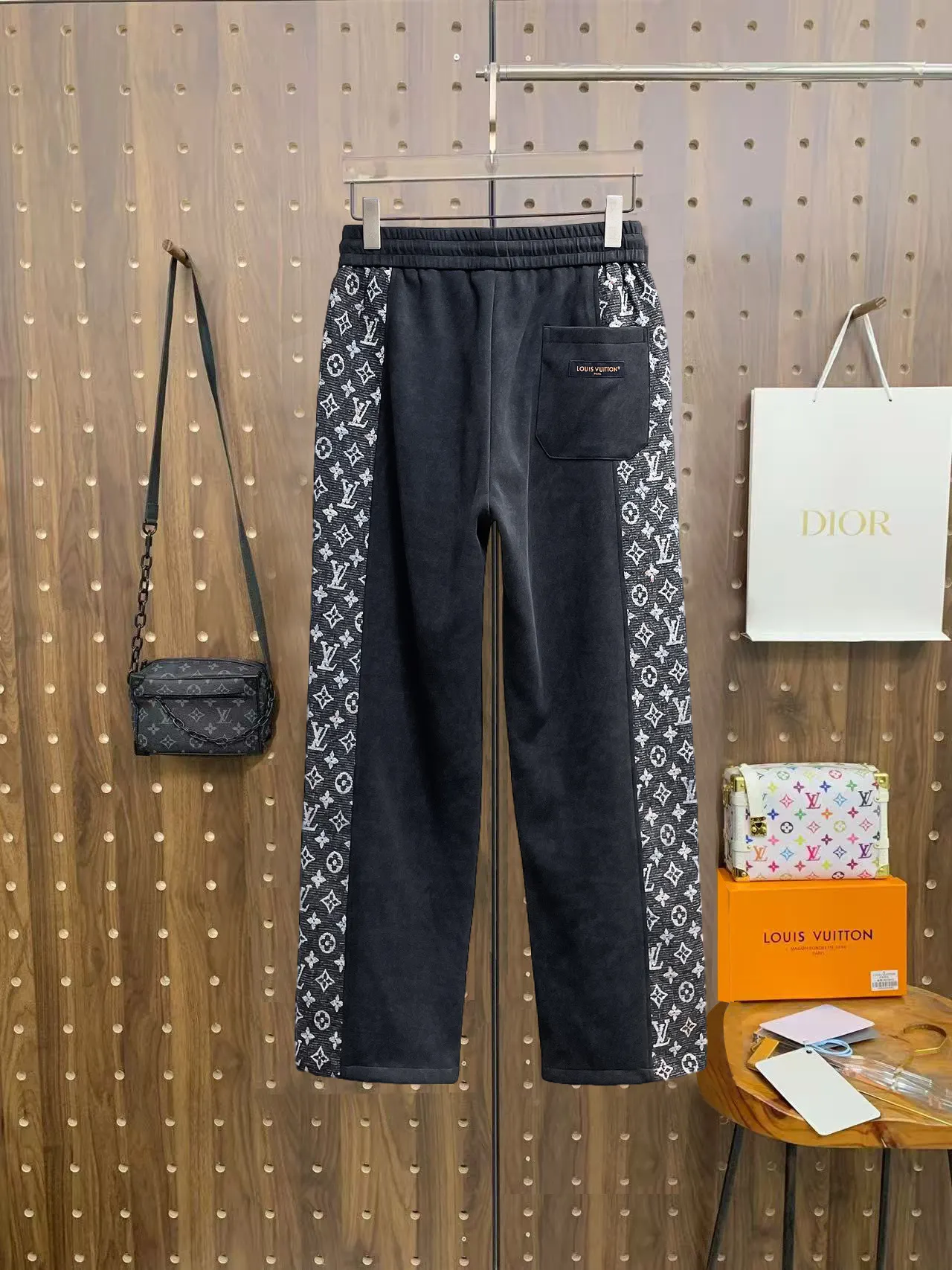 Monogram Side-Stripe Sweatpants D29014639 — view 2