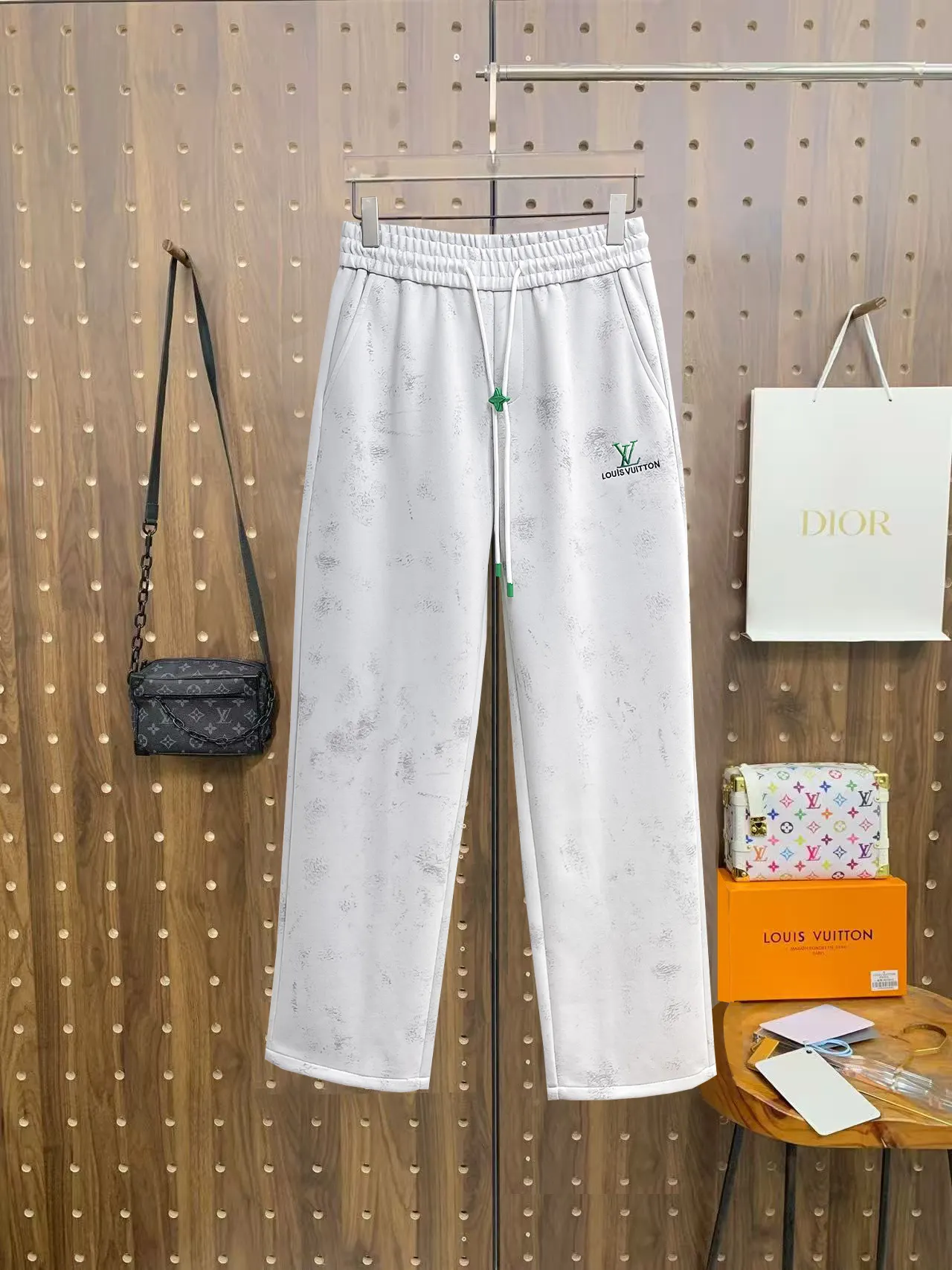 Logo-Embroidered Distressed Sweatpants D29014512