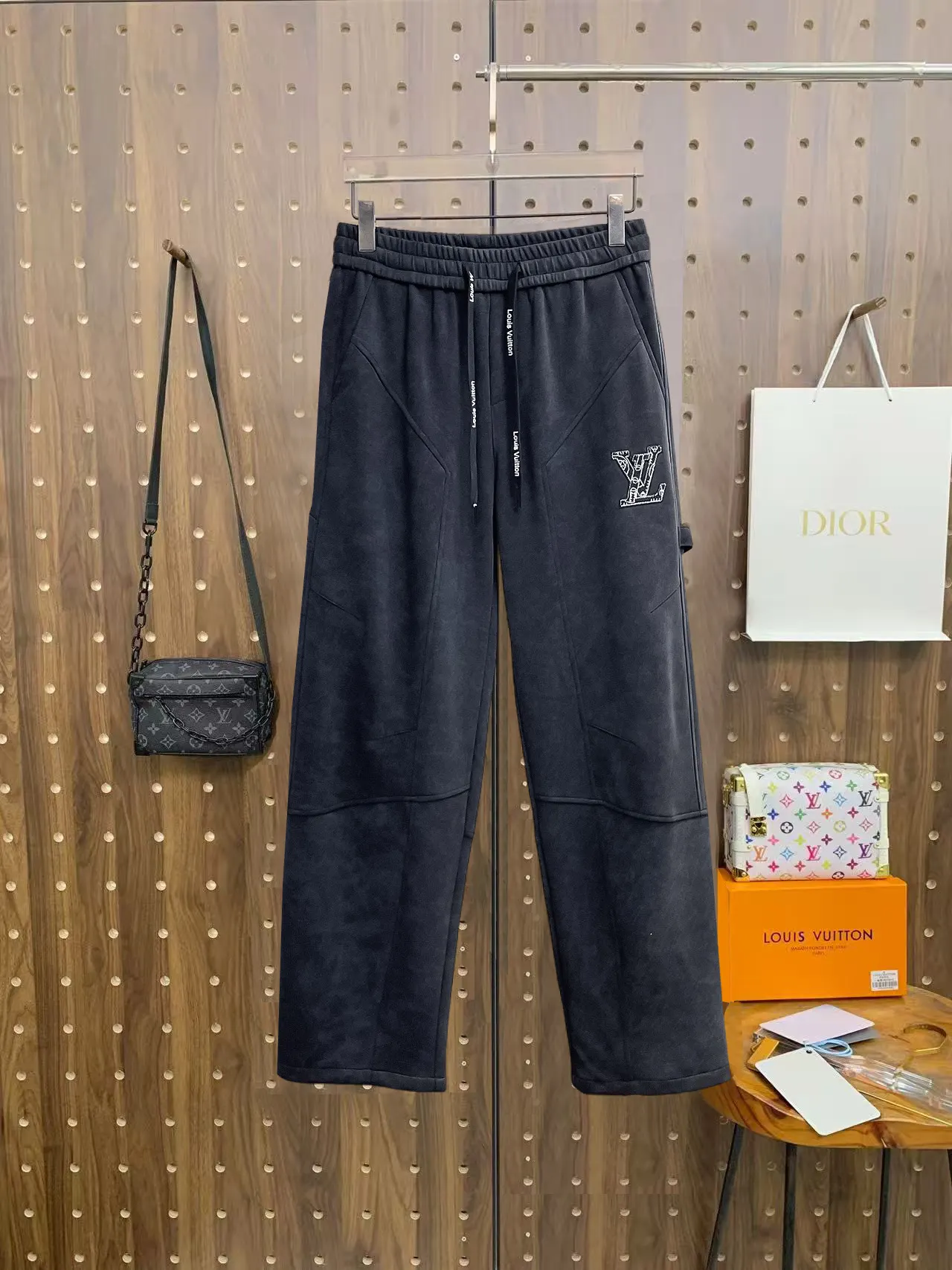 Logo-Embroidered Straight-Leg Sweatpants D29014659